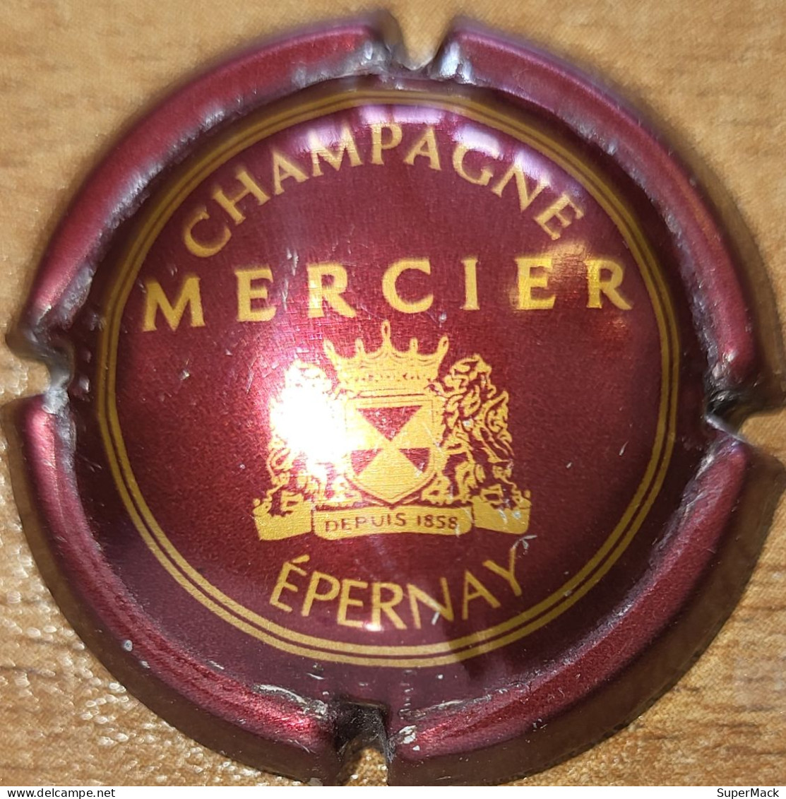 Capsule Champagne MERCIER Série 07 Bas écusson Droit, Bordeaux & Or Mat Nr 26a - Mercier