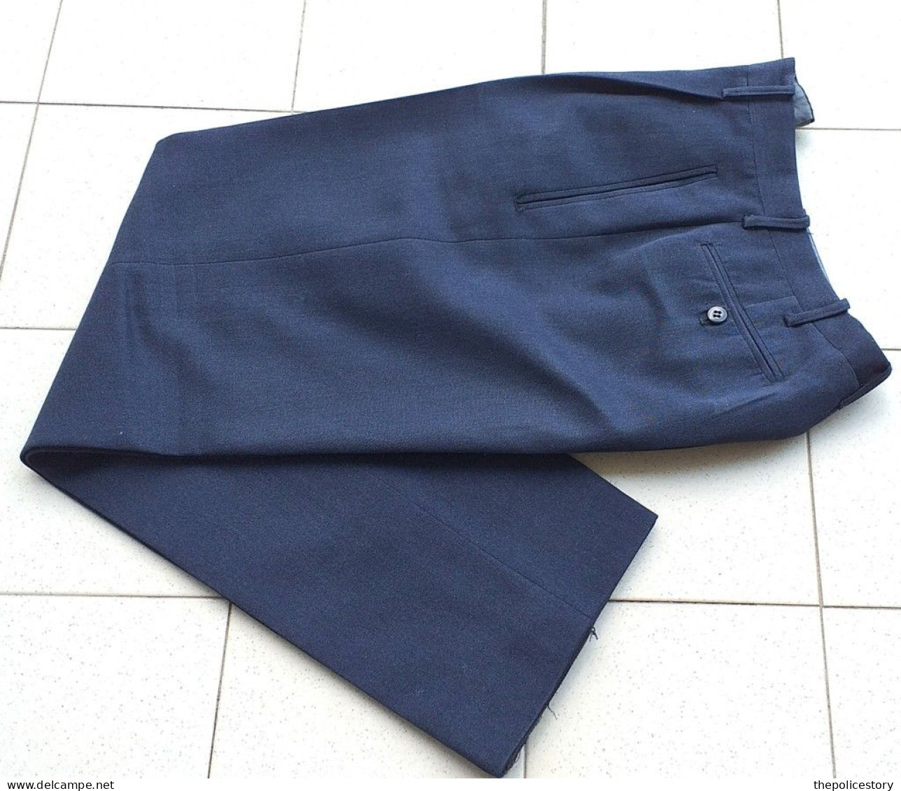 Giacca pantaloni camicia cravatta Ufficiale Aeronautica Militare anni '60