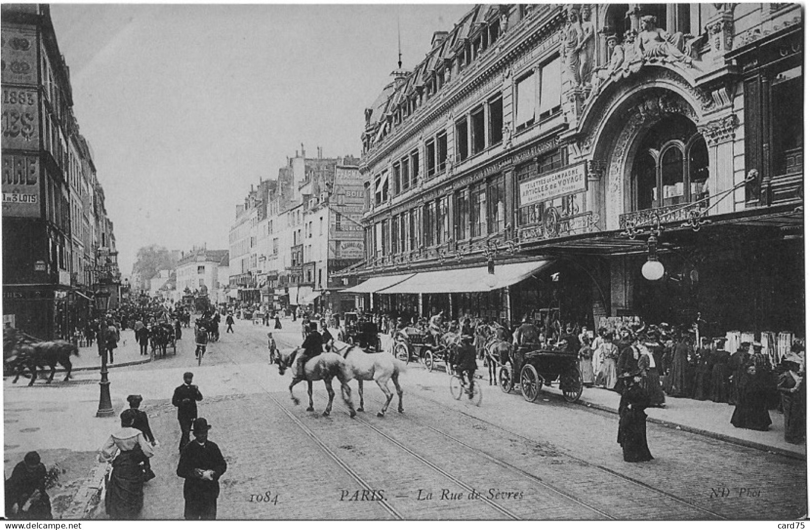 Paris - La Rue De Sèvres - Paris (06)