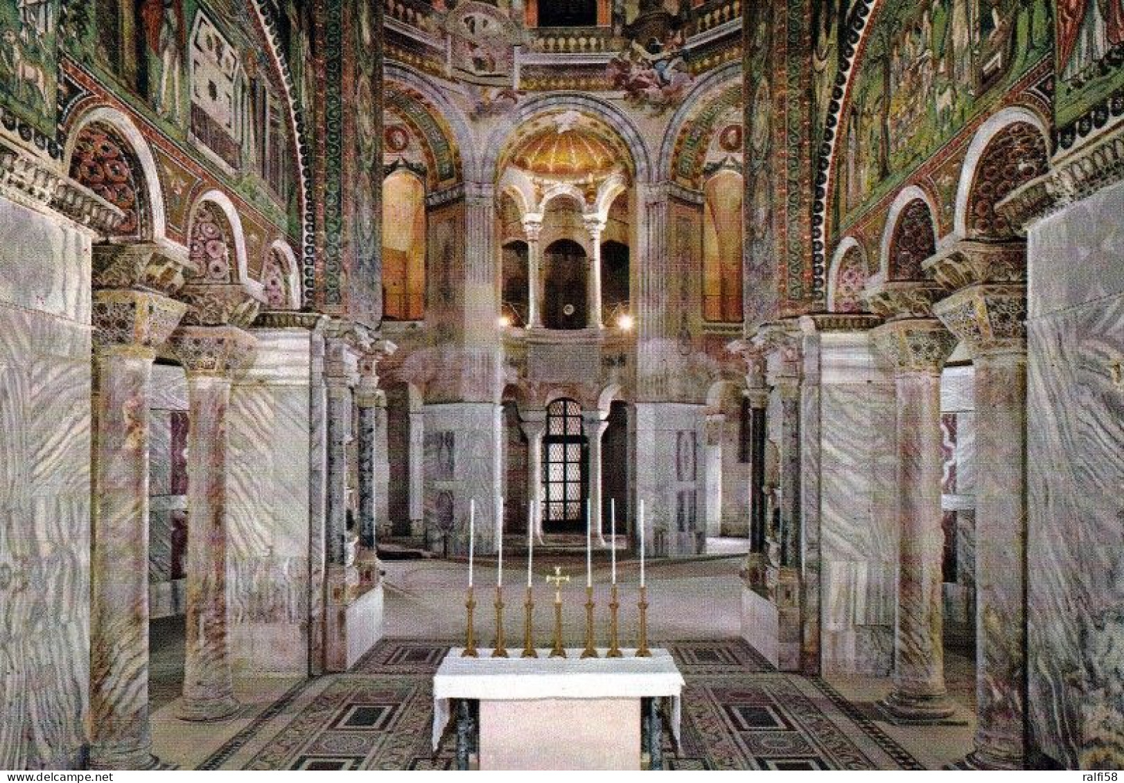 1 AK Italien / Italy * Innenansicht Der Kirche San Vitale In Ravenna - Erbaut Ab 537 Und Seit 1996 UNESCO Weltkulturerbe - Ravenna