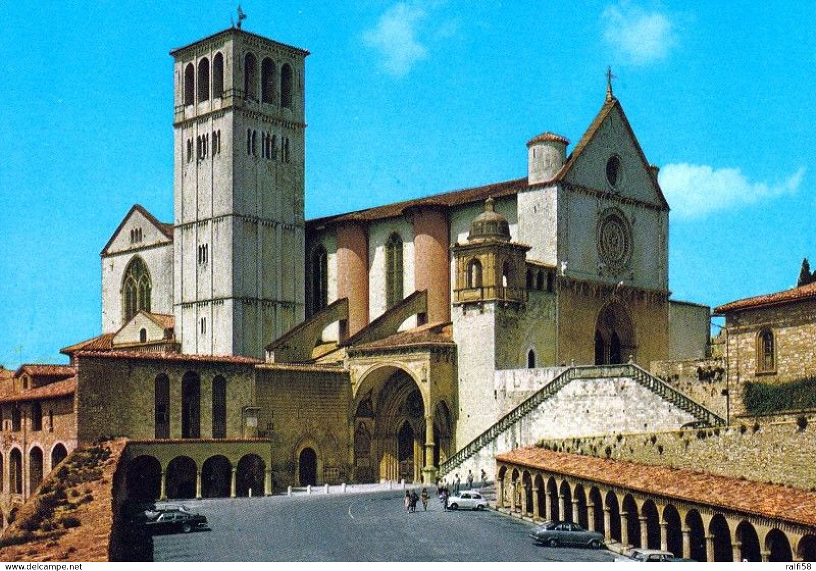 1 AK Italien / Italy * Die Basilika San Francesco Mit Den Eingängen Zur Unter- Und Oberkirche - UNESCO Weltkulturerbe * - Otros & Sin Clasificación