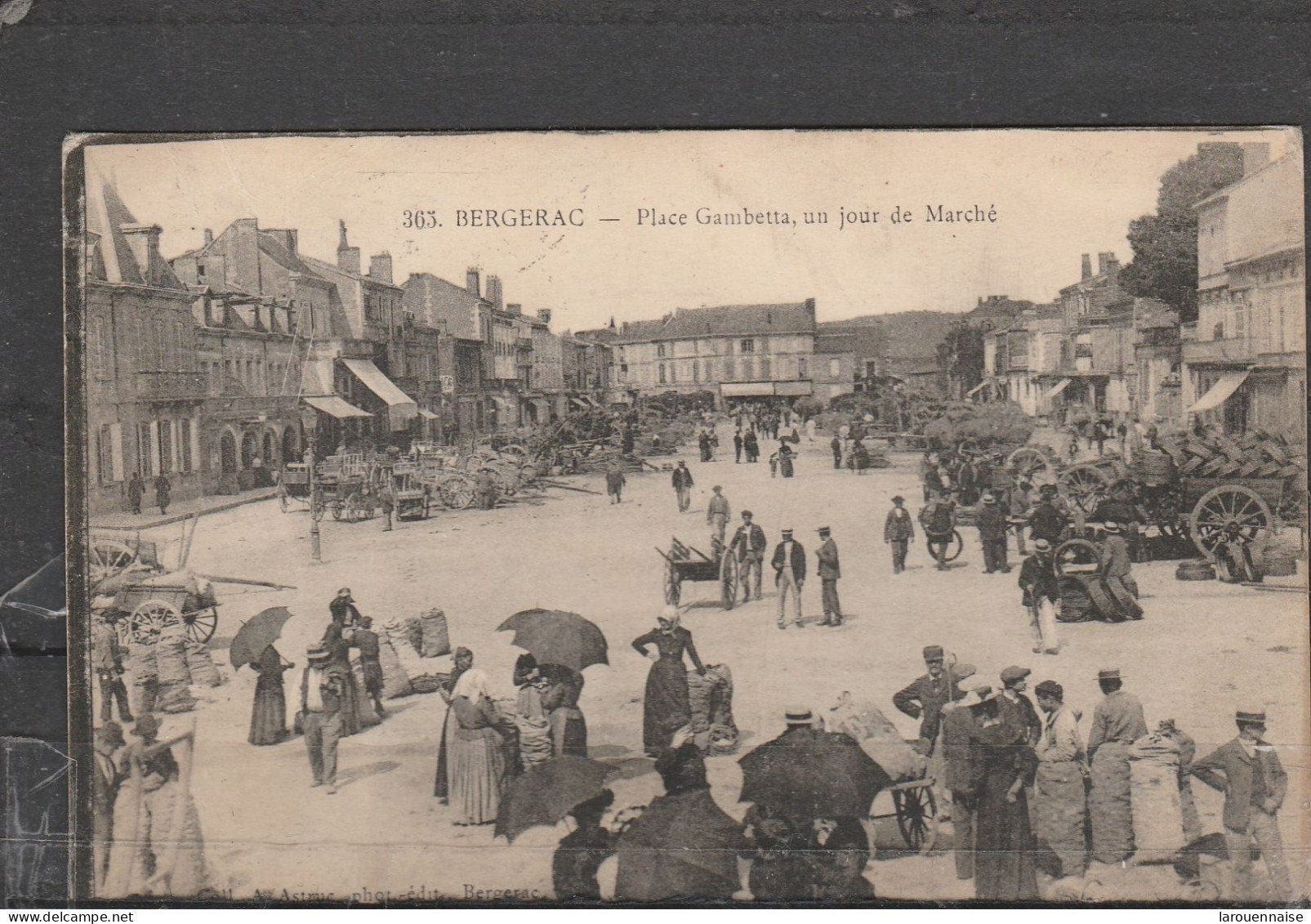 24 - BERGERAC  - Place Gambetta, Un Jour De Marché - Bergerac