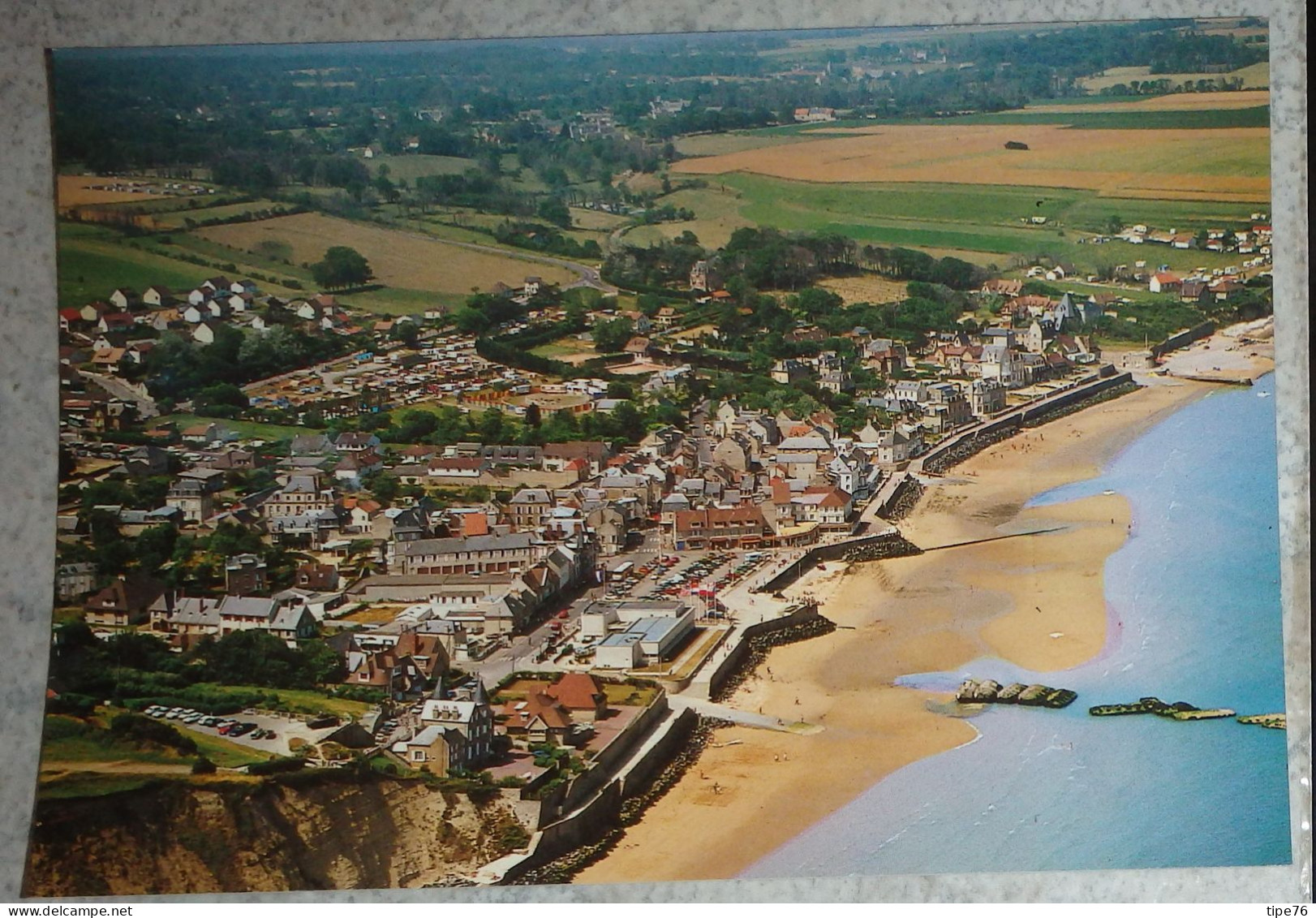 14 Calvados CPM Arromanches Vue Générale Le Musée Le Camping Et La Falaise - Arromanches