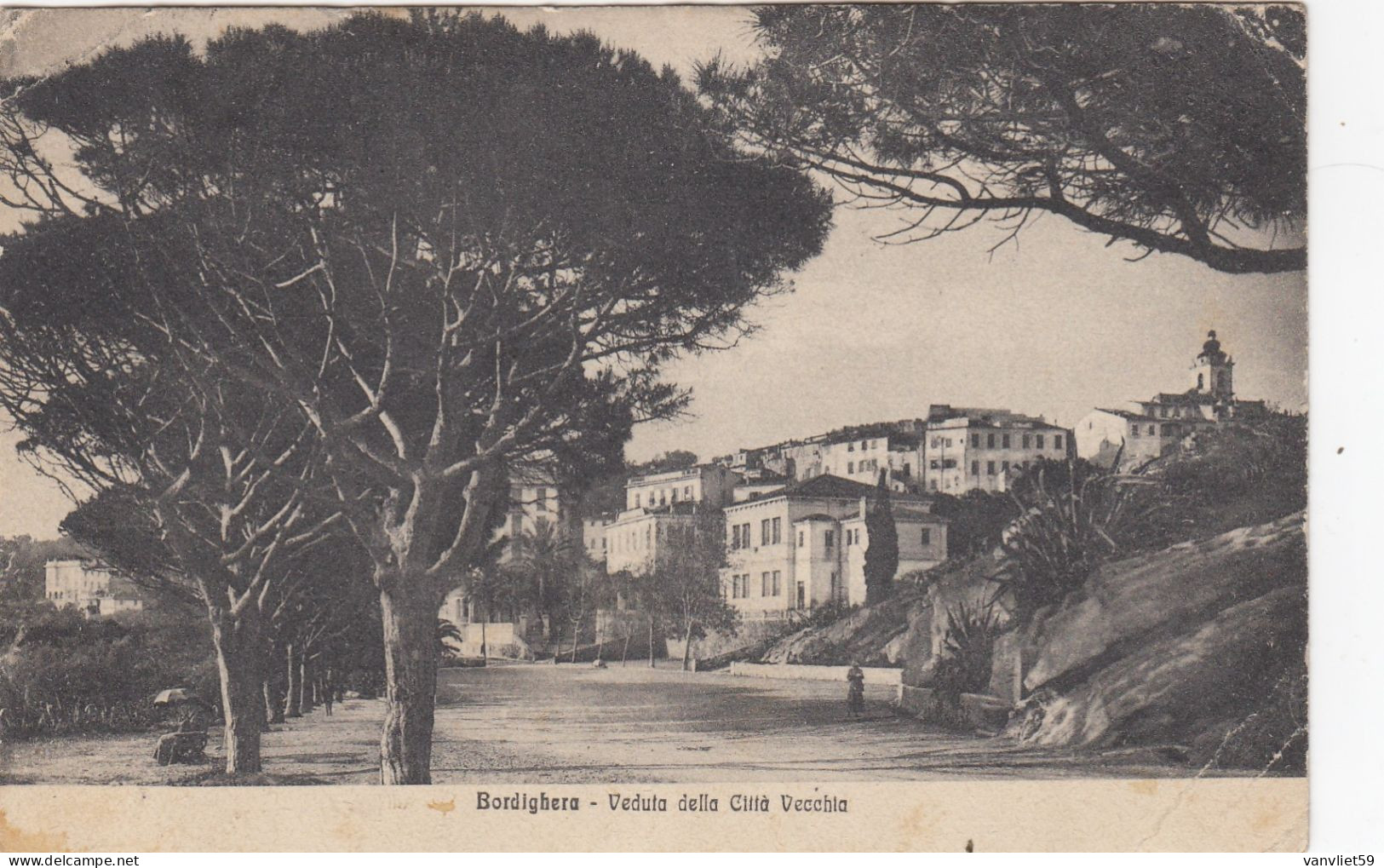 BORDIGHERA-VEDUTA DELLA CITTÀ VECCHIA- CARTOLINA  VIAGGIATA IL 26-8-1927 - Imperia