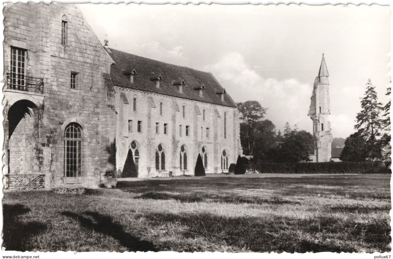 4 CPSM DE ASNIÈRES  (VAL D'OISE)  ABBAYE DE ROYAUMONT - VUE GÉNÉRALE. LE CLOÎTRE.  ANCIEN RÉFECTOIRE. ANCIENNES CUISINES - Asnières-sur-Oise