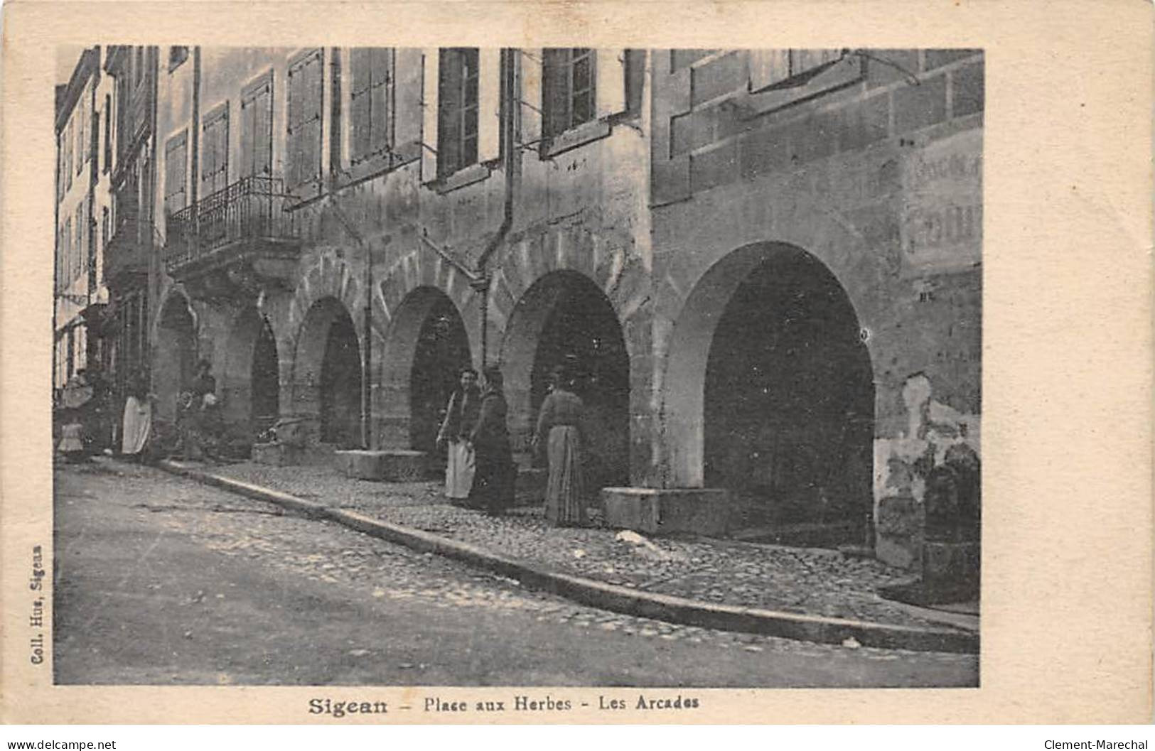 SIGEAN - Place Aux Herbes - Les Arcades - Très Bon état - Sigean