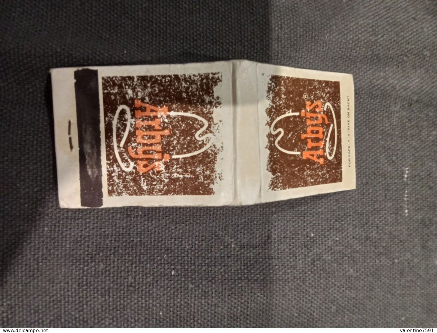 USA . Petite Boîte Aĺlumettes  " Arby's  "          Net  0,50 - Matchboxes