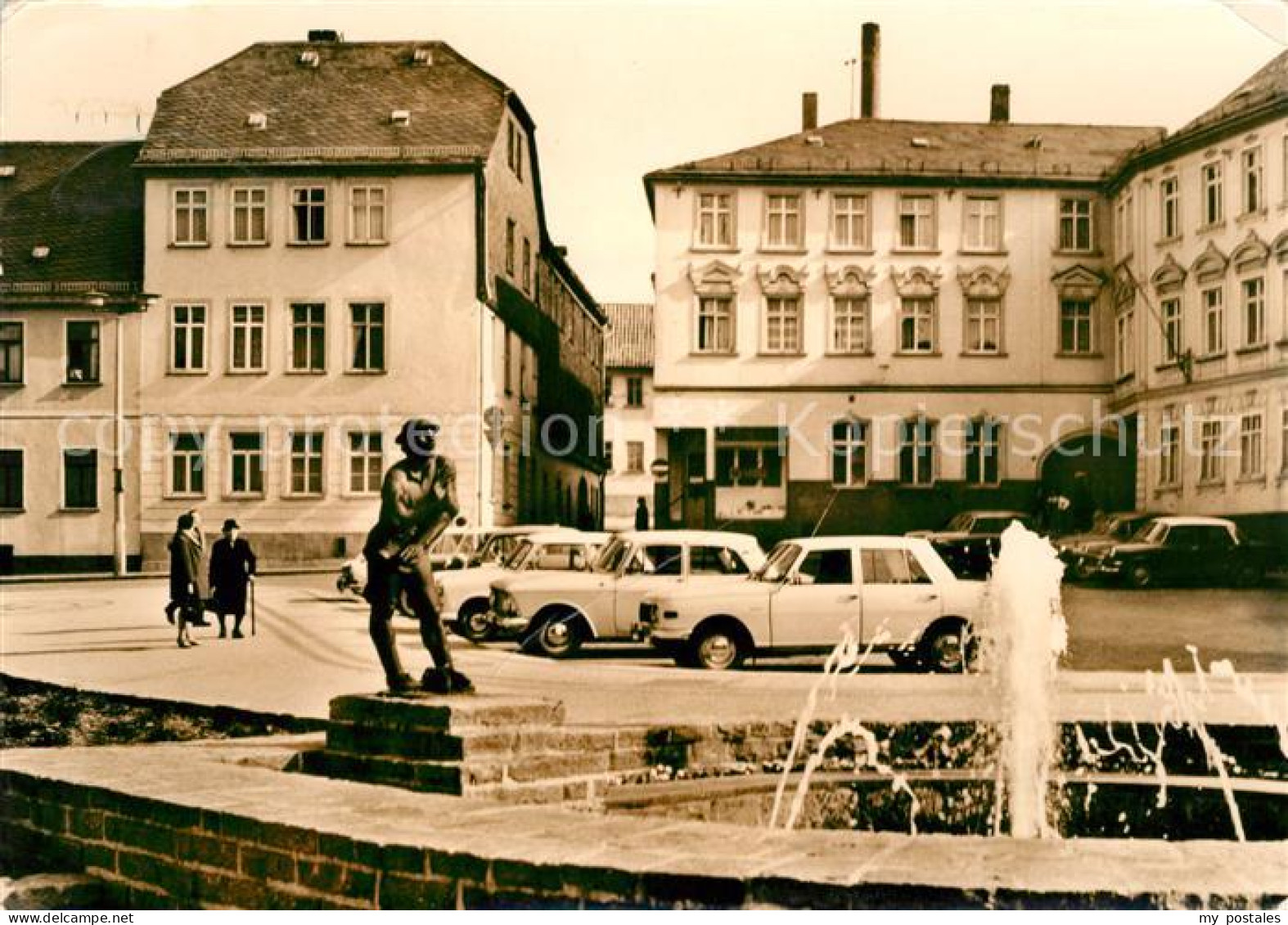 73140269 Zeulenroda-Triebes Karpfenpfeiferbrunnen Am Markt Zeulenroda-Triebes - Zeulenroda