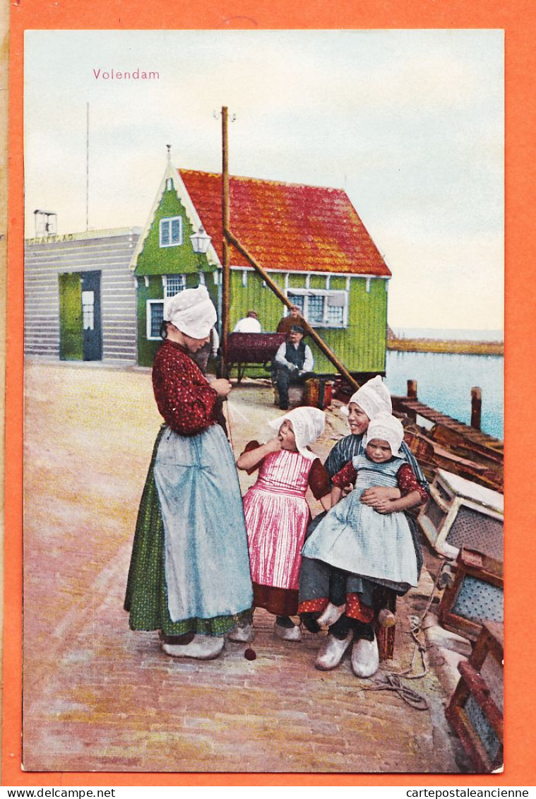 05932 / VOLENDAM Noord-Holland Bespreking Van Meisjes Op De Kades 1910s Photochromie WEENENK SNEL Den Haag Vol. 81 - Volendam