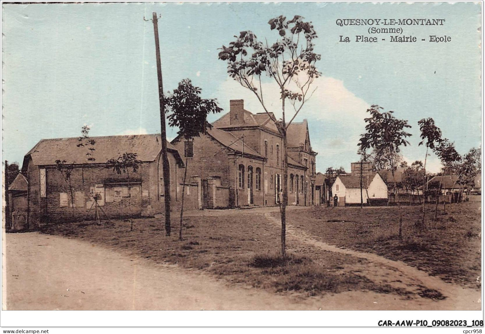 CAR-AAWP10-80-0807 - QUESNOY-LE-MONTANT - La Place - Mairie - école - Abbeville