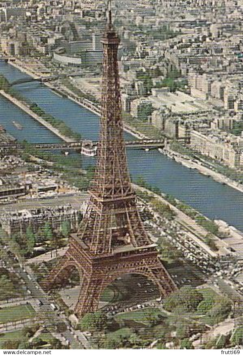 AK 210879 FRANCE - Paris - La Tour Eiffel - Tour Eiffel