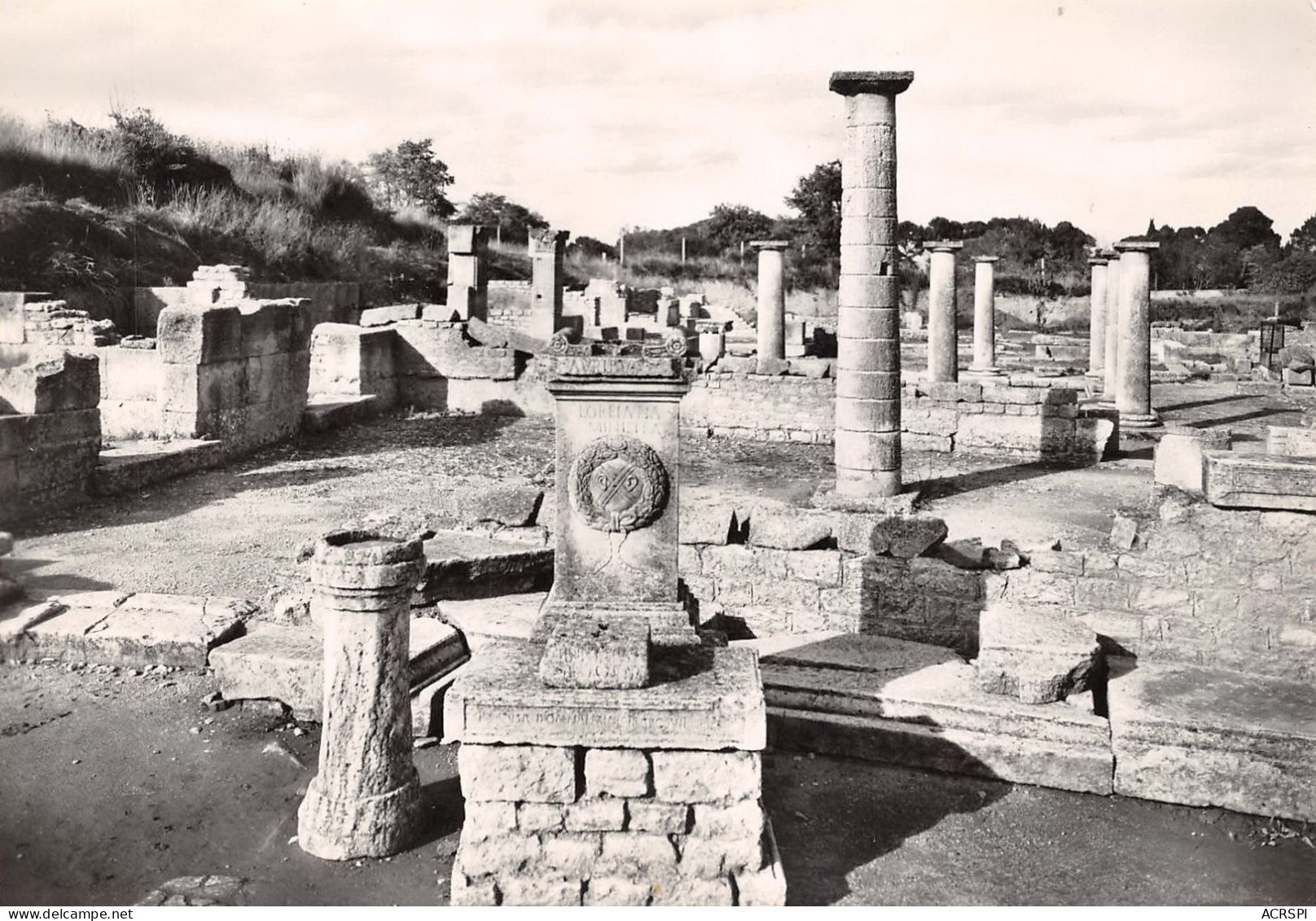 SAINT REMY DE PROVENCE   Les Antiques GLANUM Le Marche Hellenitisque (scan Recto-verso) OO 0975 - Saint-Remy-de-Provence