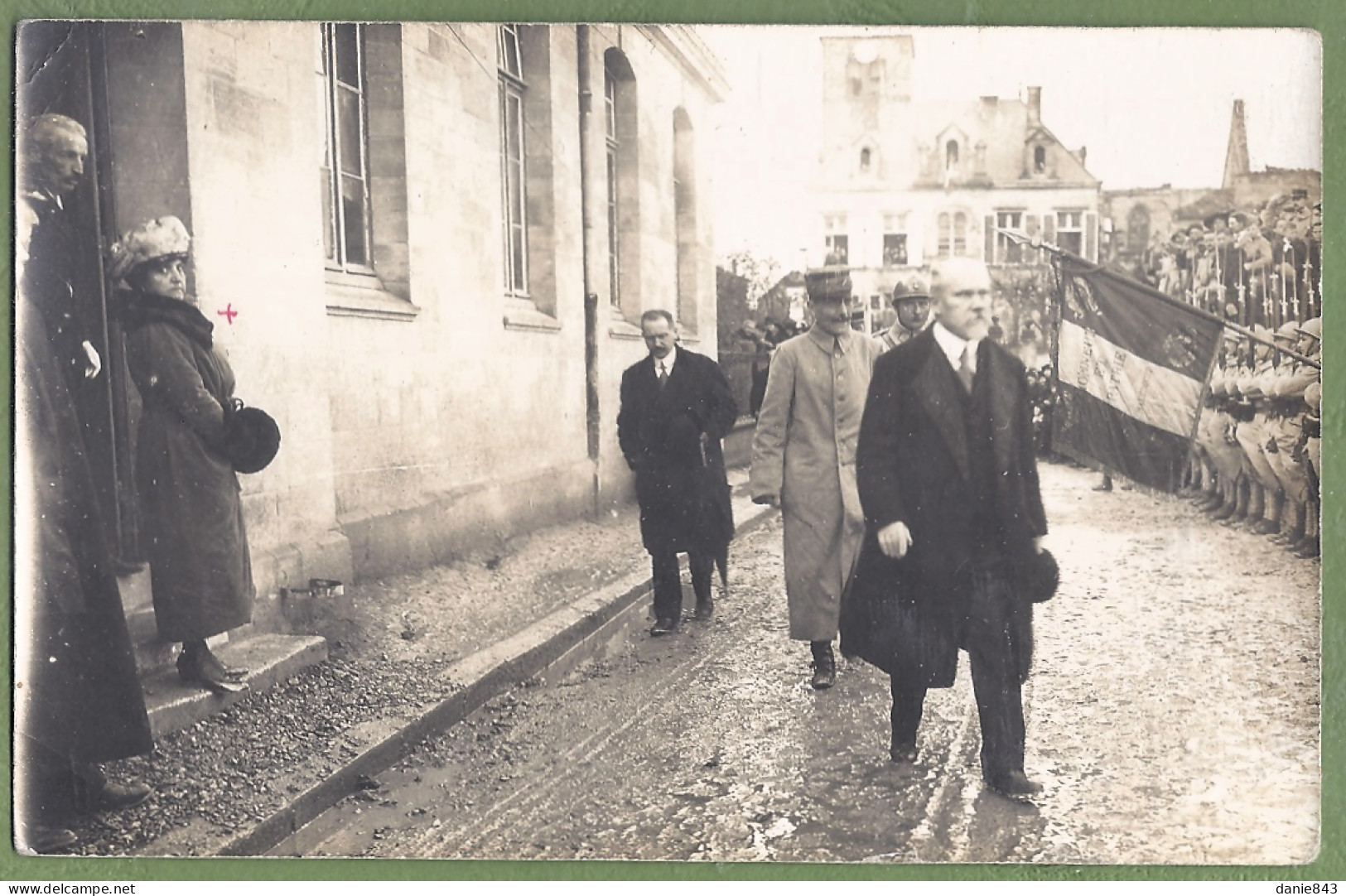 CARTE PHOTO HISTORIQUE - MEUSE - REVIGNY - VISITE DU PRÉSIDENT POINCARÉ POUR DECORATION DU MAIRE EN 1919 - Revigny Sur Ornain