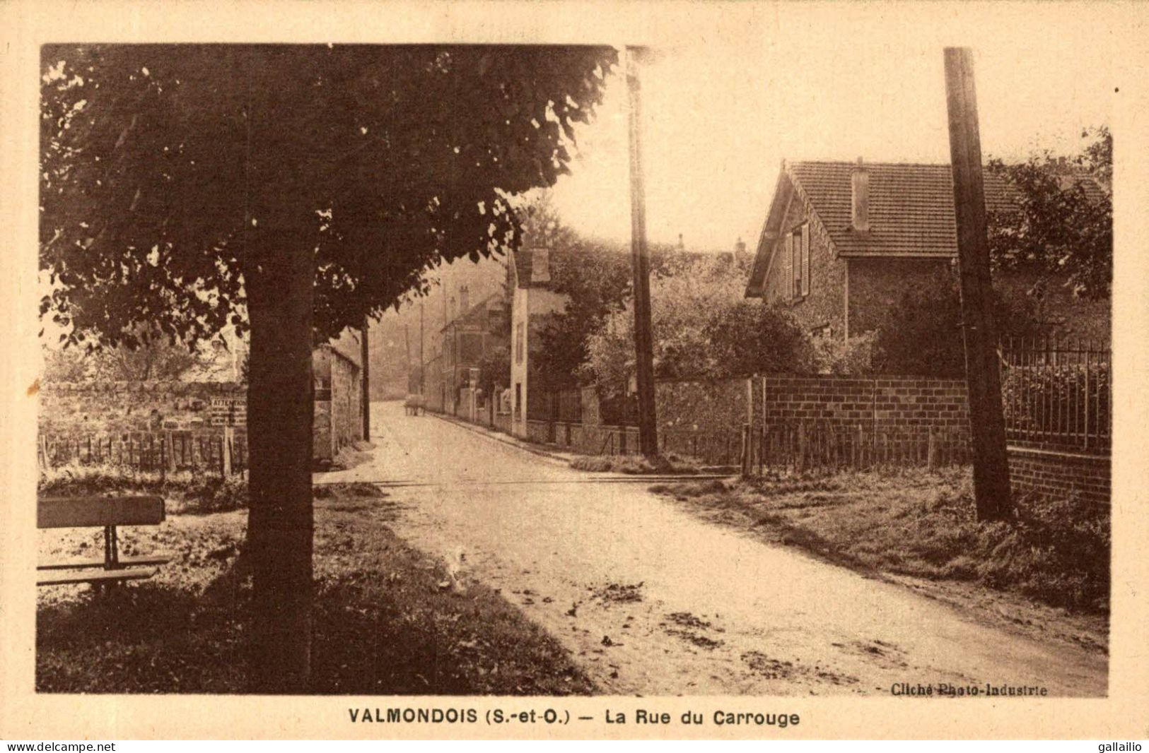 VALMONDOIS LA RUE DU CARROUGE - Valmondois