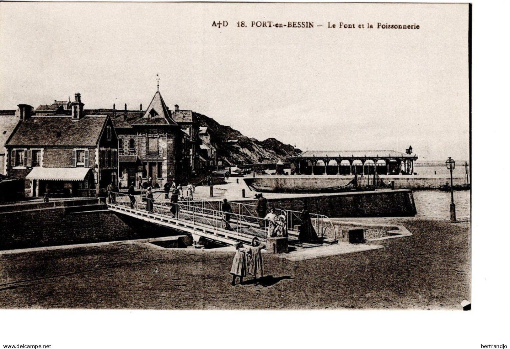 Port En Bessin / La Poissonnerie - Port-en-Bessin-Huppain