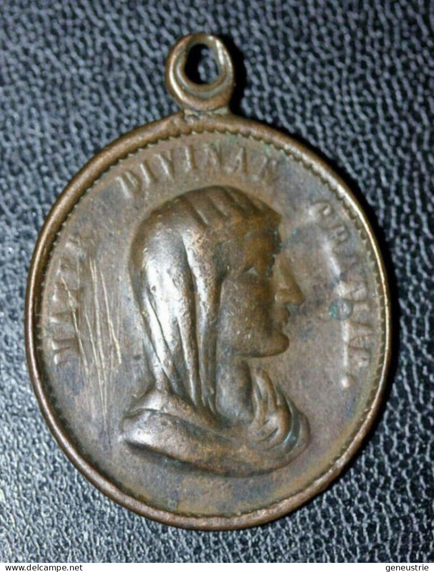 Médaille Religieuse XVIIIe Bronze "Jésus / Marie" Religious Medal - Religion & Esotericism