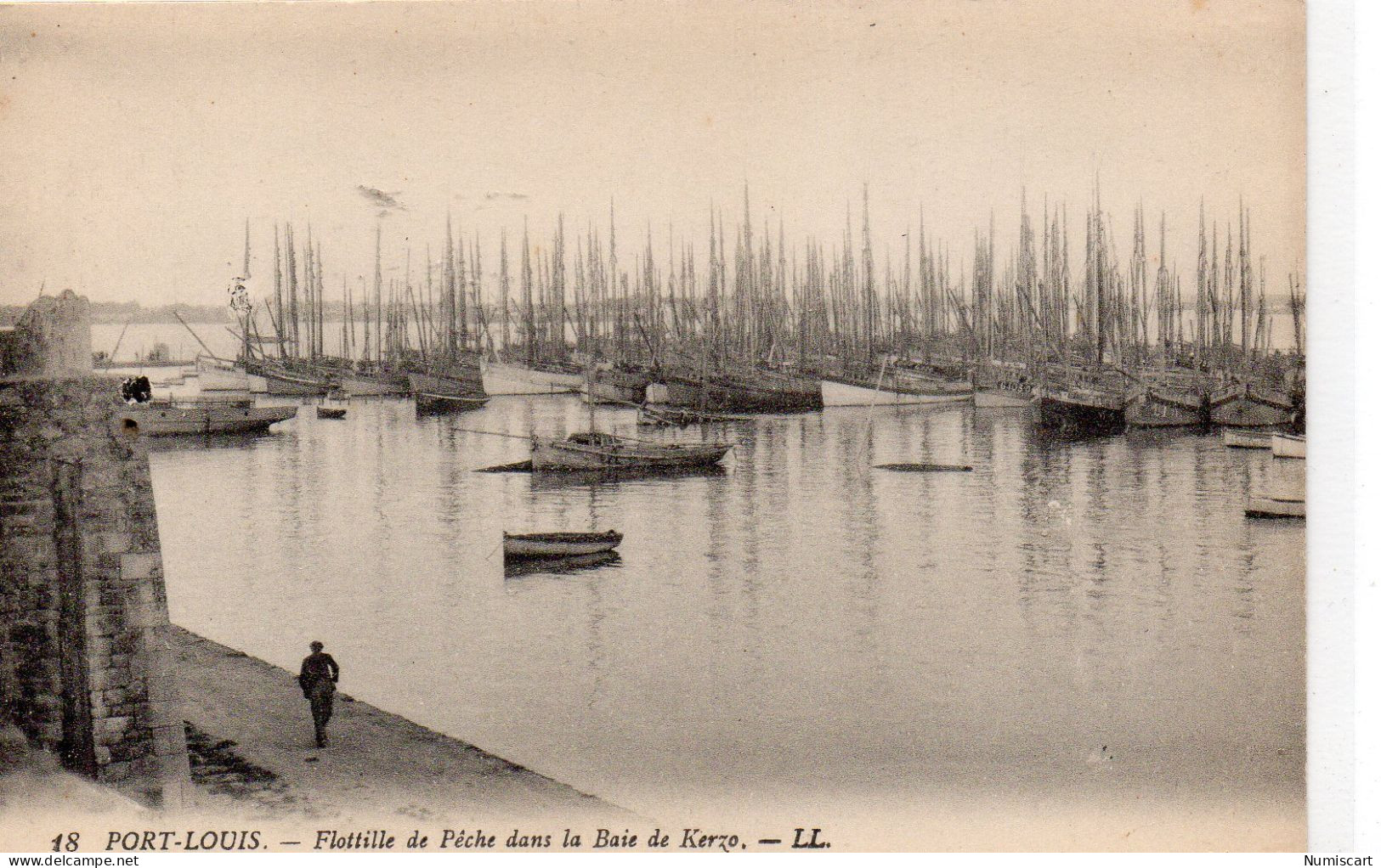 Port-Louis Animée Flottille De Pêche Baie De Kerzo Bateaux - Port Louis