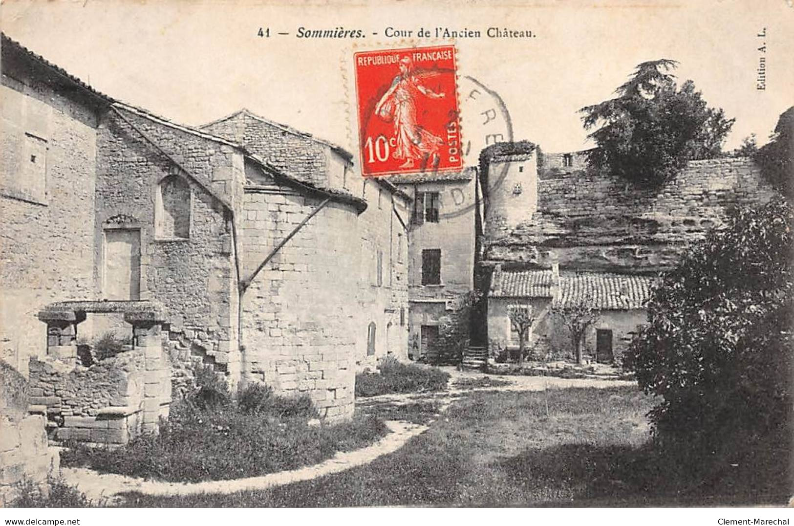 SOMMIERES - Cour De L'Ancien Château - Très Bon état - Sommières