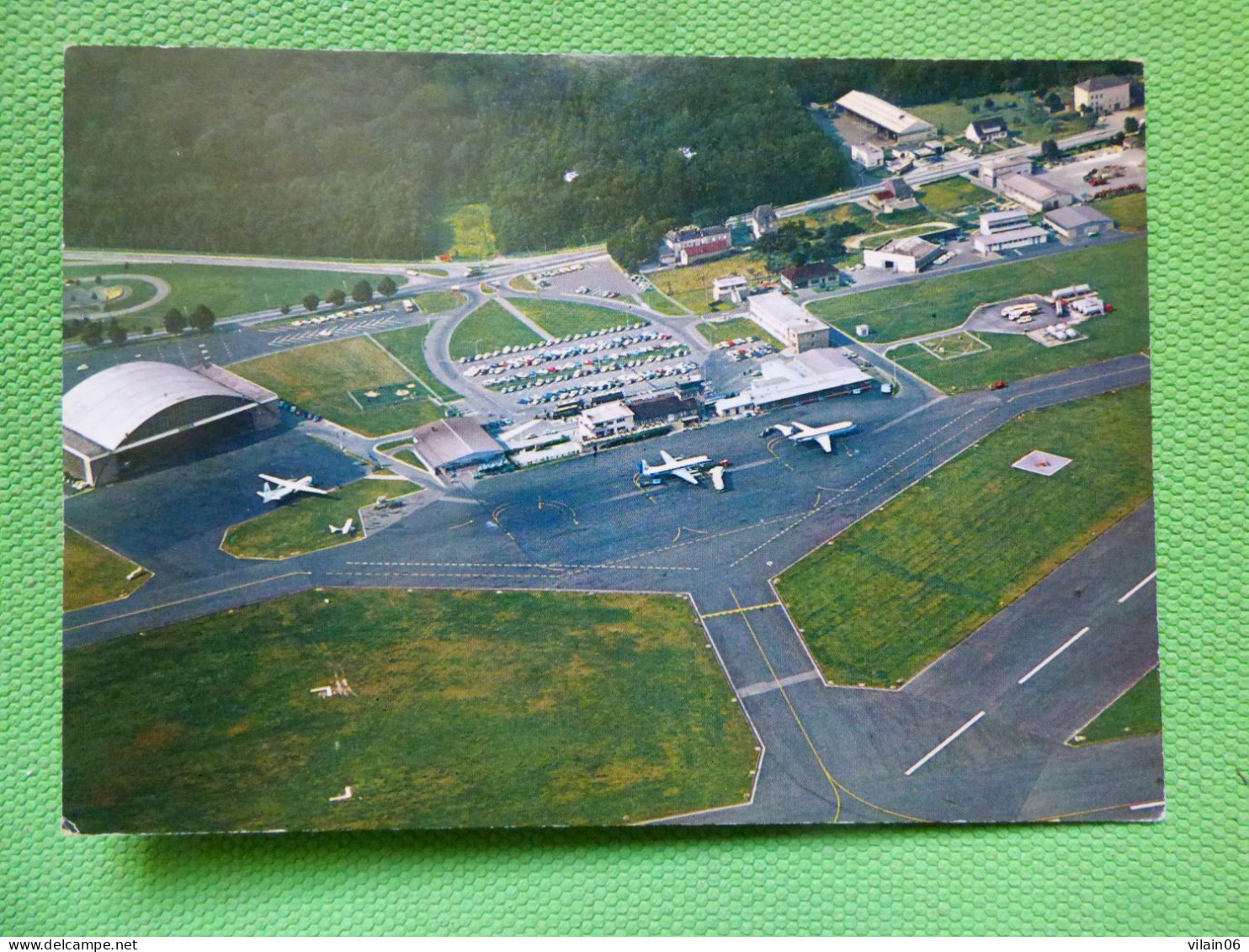 LUXEMBOURG    /    AEROPORT / AIRPORT / FLUGHAFEN - Aérodromes