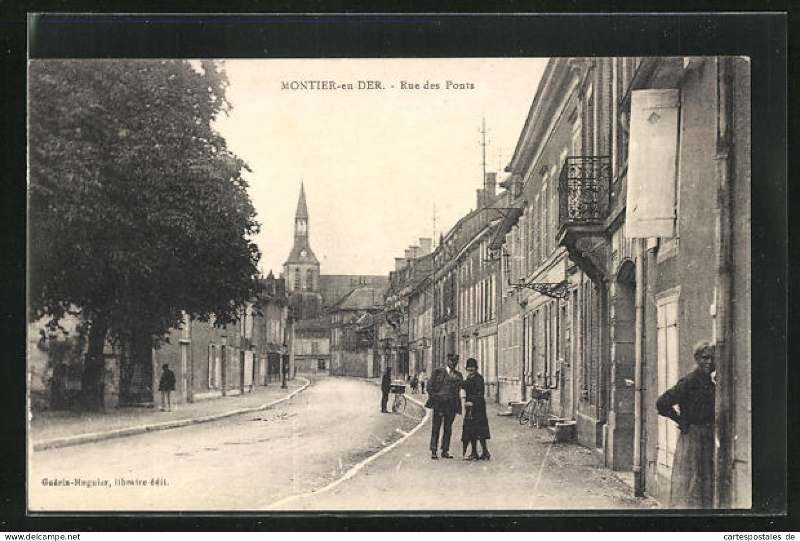 CPA Montier-en-Der, Rue Des Ponts, L`Eglise  - Montier-en-Der