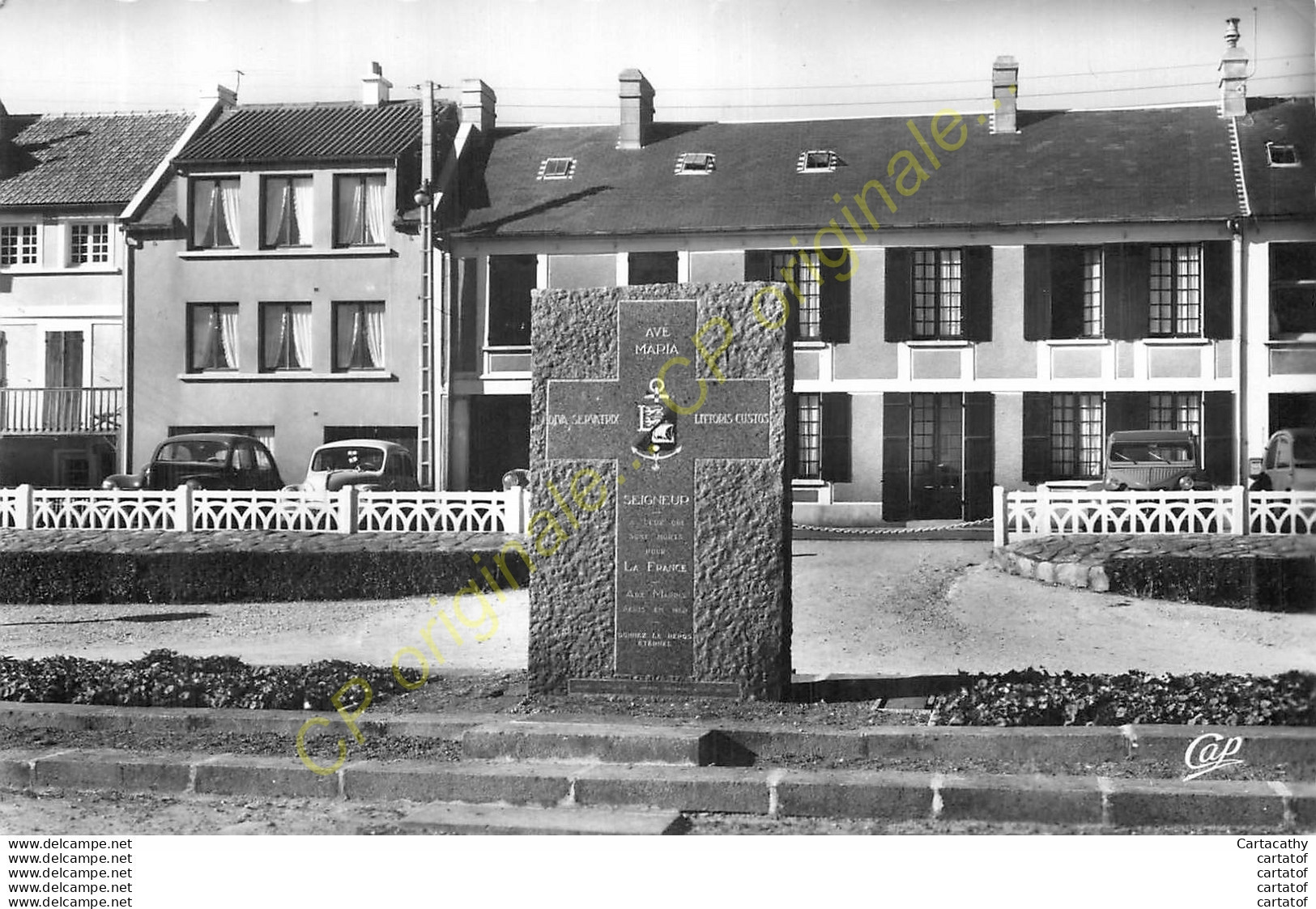 14.  LUC SUR MER .  Le Monument De La Libération . - Luc Sur Mer