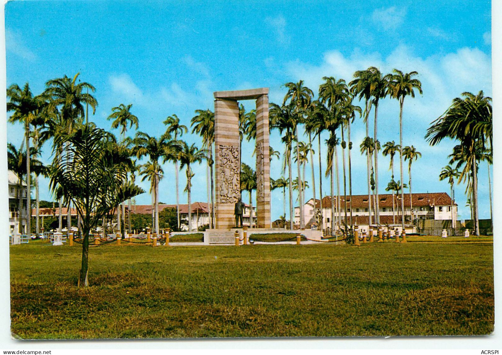 GUYANE CAYENNE Place Des PALMISTES  (scan Recto-verso) QQ 1162 - Cayenne