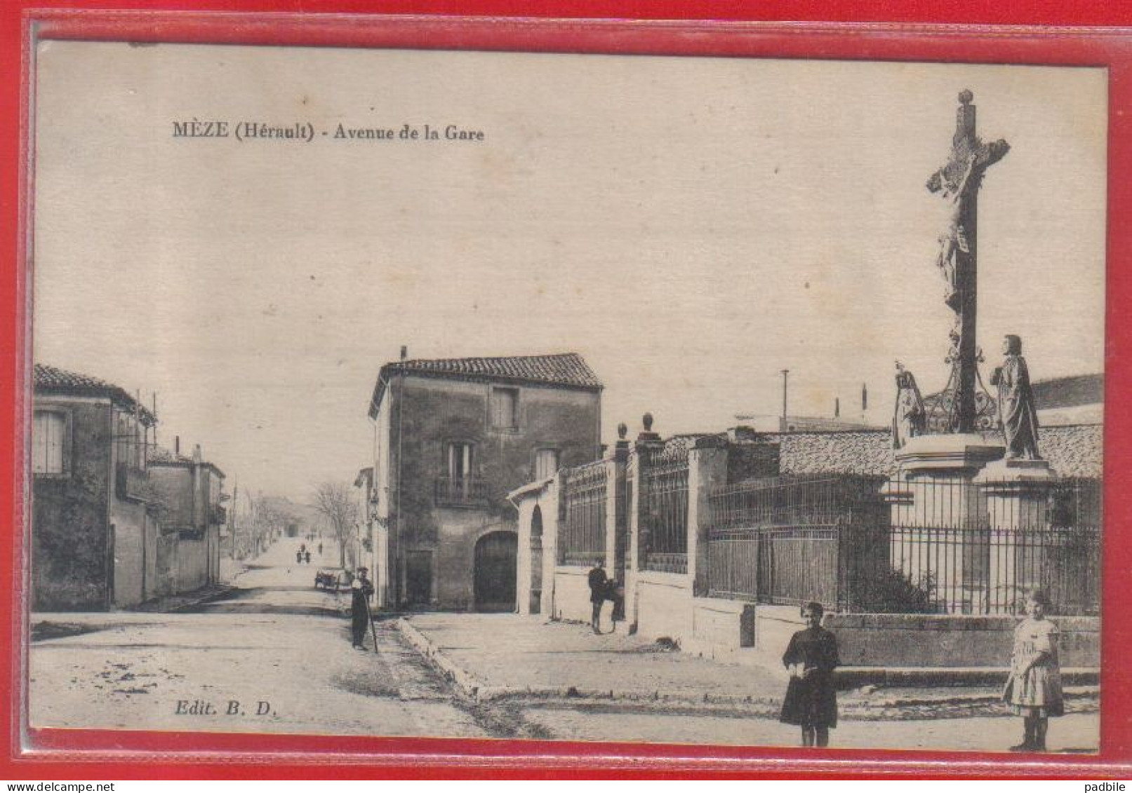 Carte Postale 34. Mèze  Avenue De La Gare   Très Beau Plan - Mèze