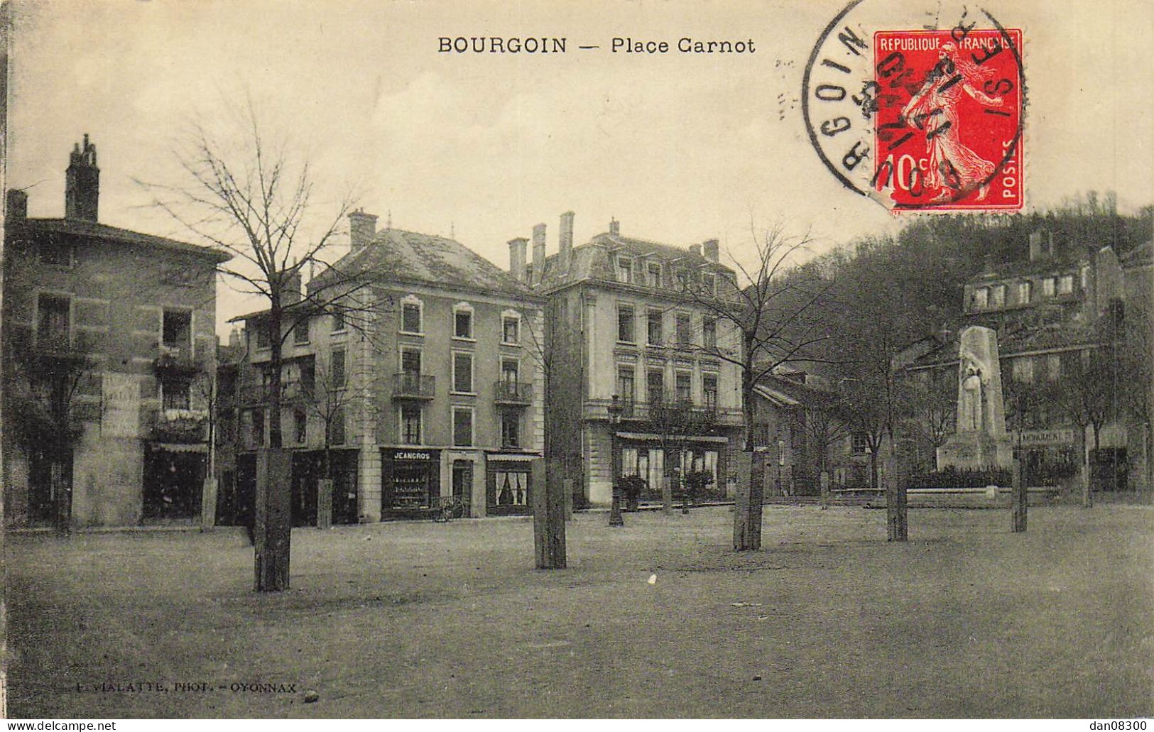 38 BOURGOIN PLACE CARNOT - Bourgoin