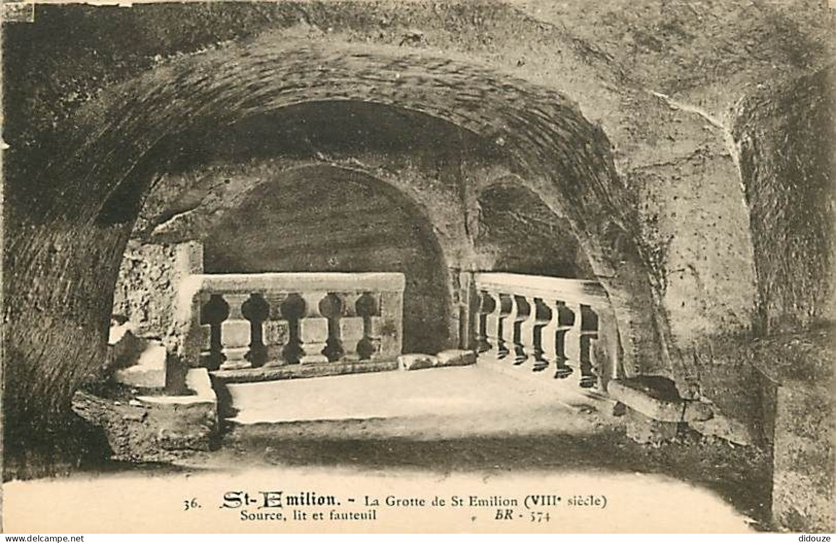 33 - Saint Emilion - La Grottte De Saint Emilion - Source Lit Et Fauteuil - CPA - Voir Scans Recto-Verso - Saint-Emilion