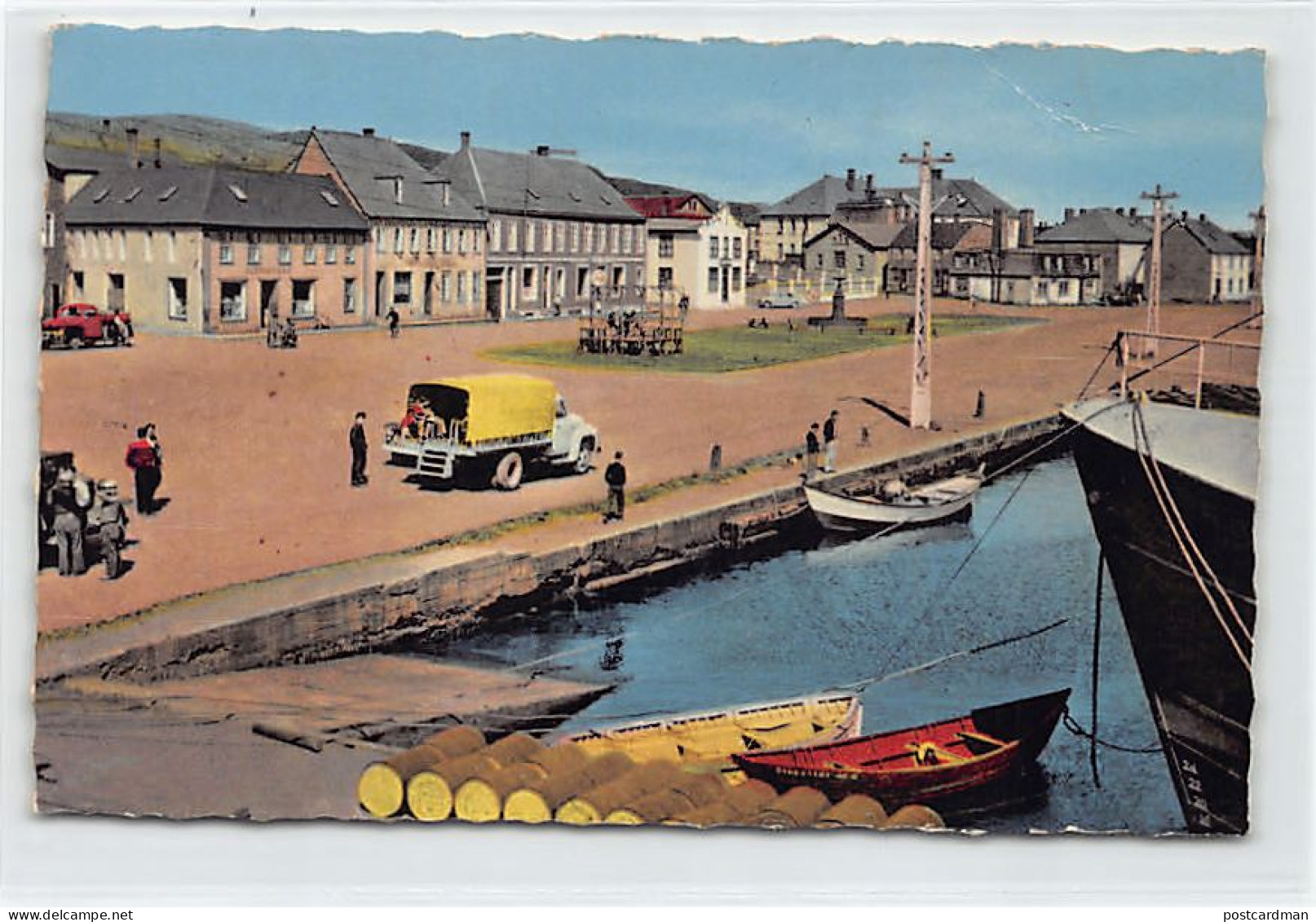 SAINT-PIERRE - Quai Du Gouvernement - Ed. Jean Briand 2 - Saint-Pierre Und Miquelon