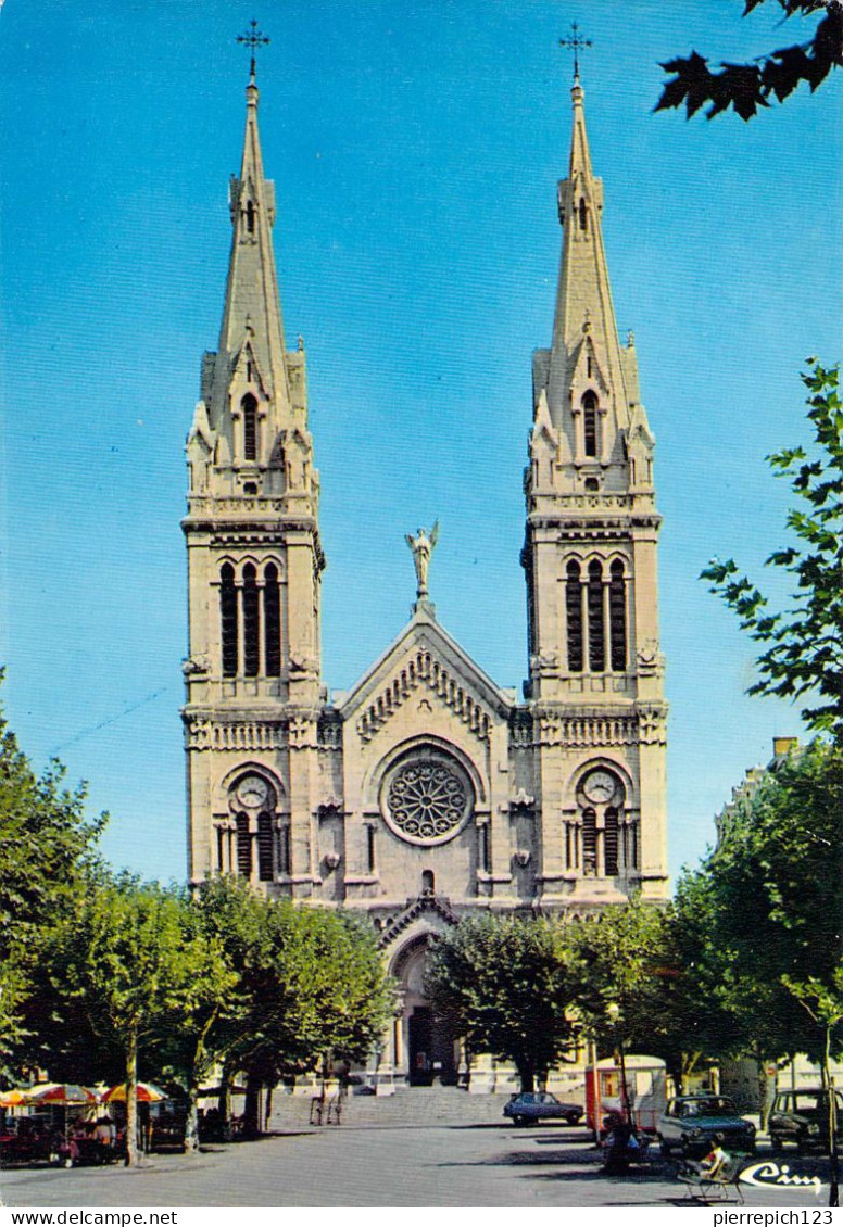 42 - Saint Chamond - Place De L'Eglise - Saint Chamond