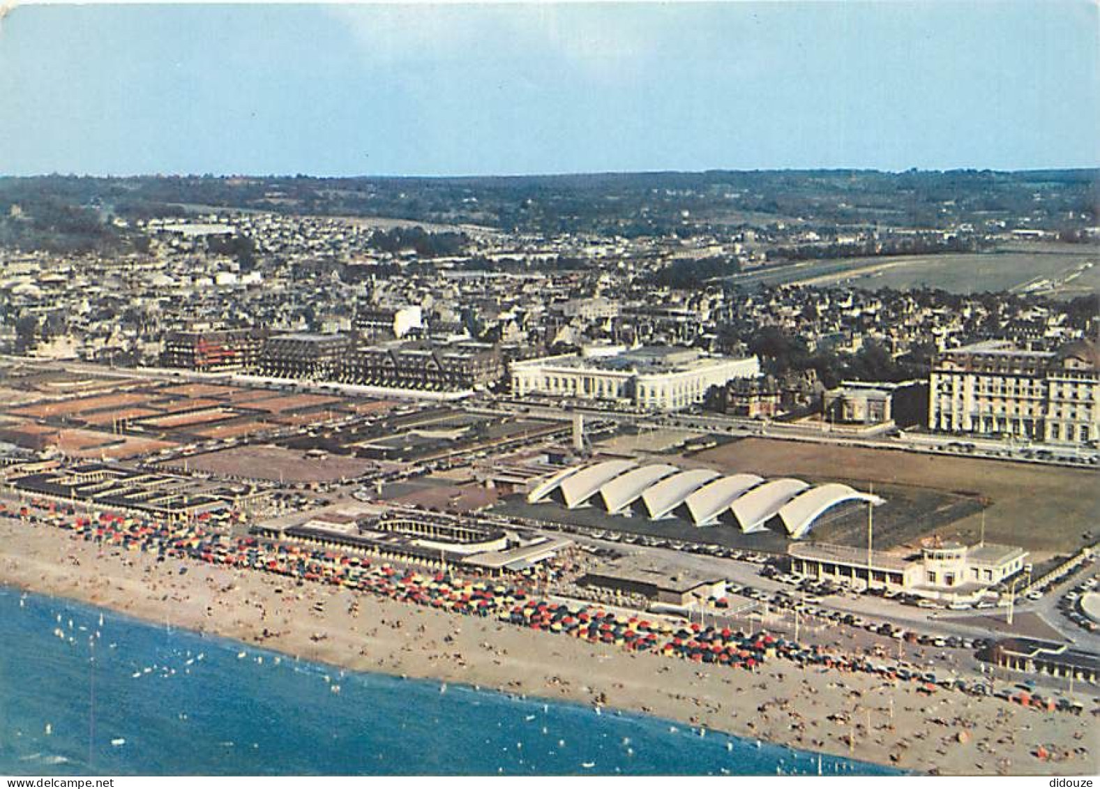 14 - Deauville - Vue Aérienne - La Plage - Le Casino - L'Hôtel Royal - La Résidence - La Piscine - Le Siros - CPM - Voir - Deauville