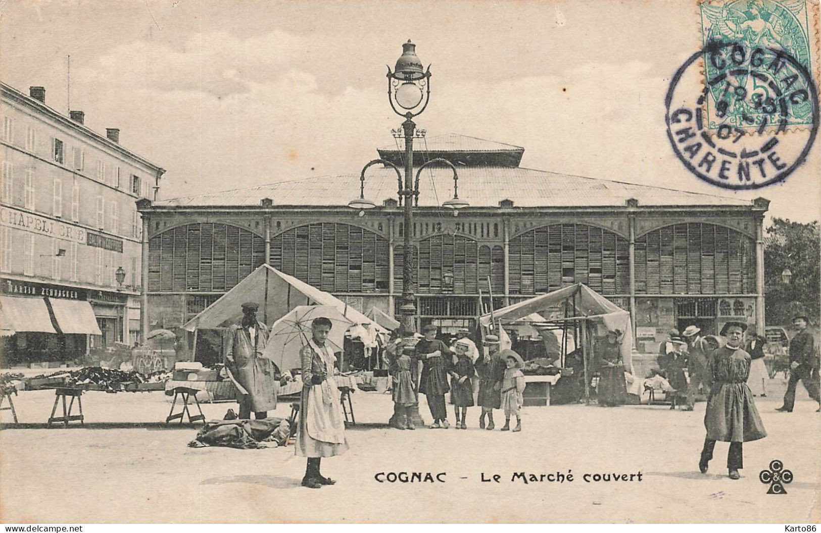 Cognac * Place , Le Marché Couvert * Les Halles * Foire Marchands - Cognac