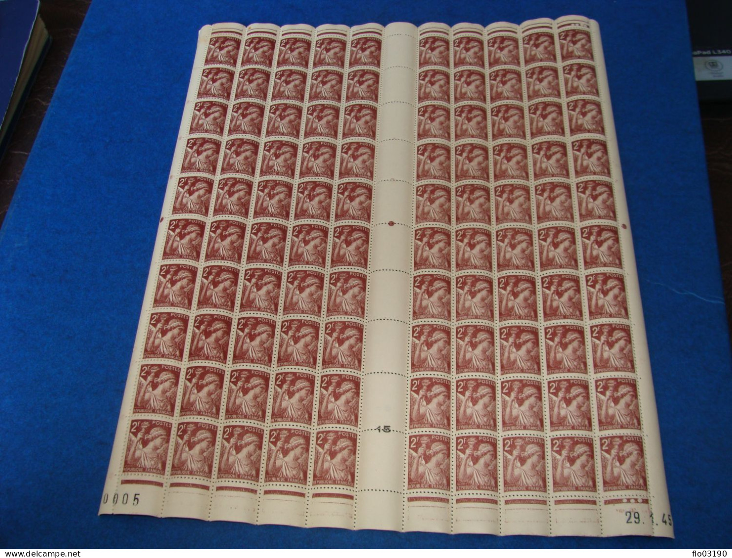 N° 653 En Feuille  De  100 Timbres Entières Neuves - Feuilles Complètes