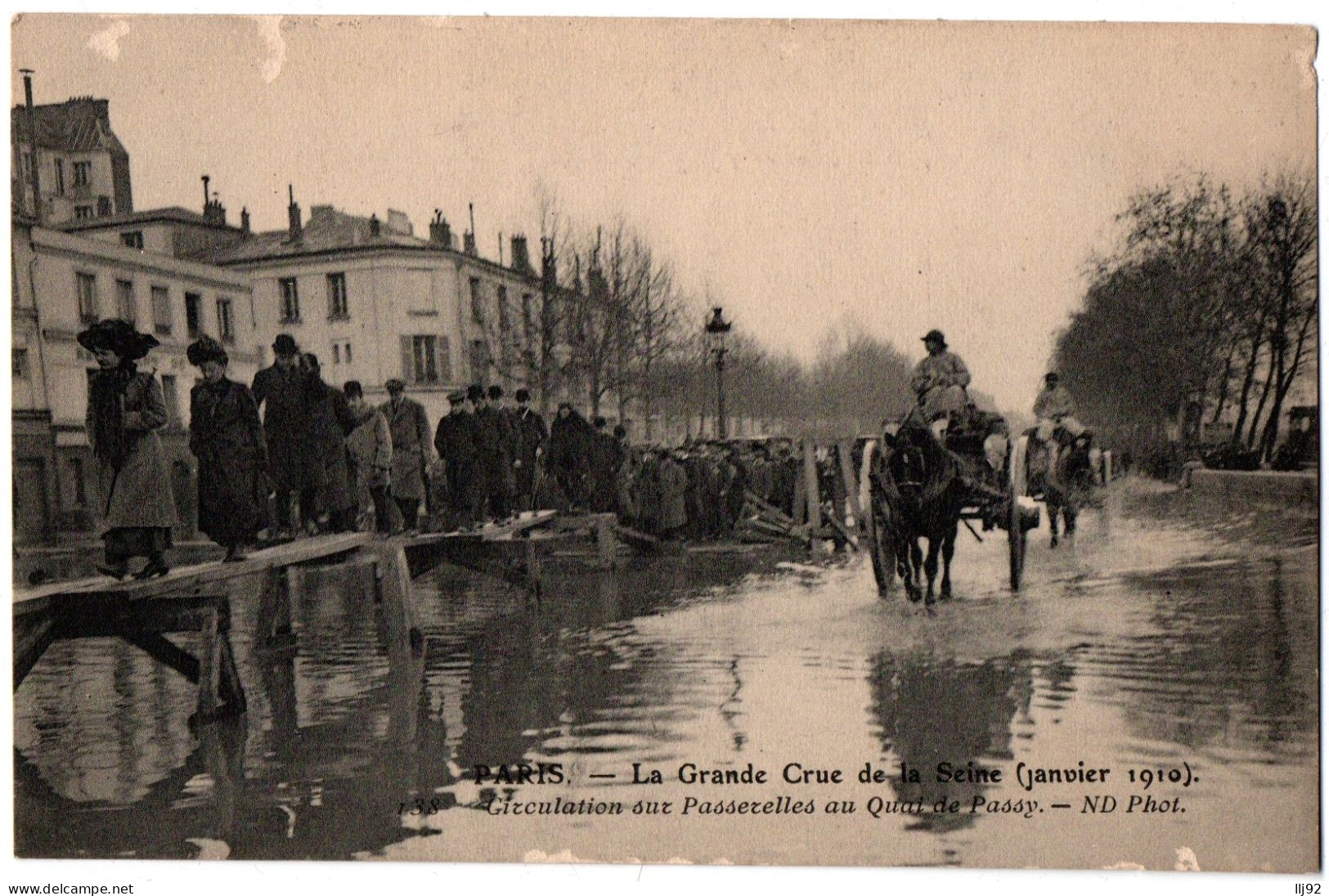 CPA 75 - PARIS. 138. Circulation Sur Passerelles Au Quai De Passy, 1910. ND Phot - Paris Flood, 1910