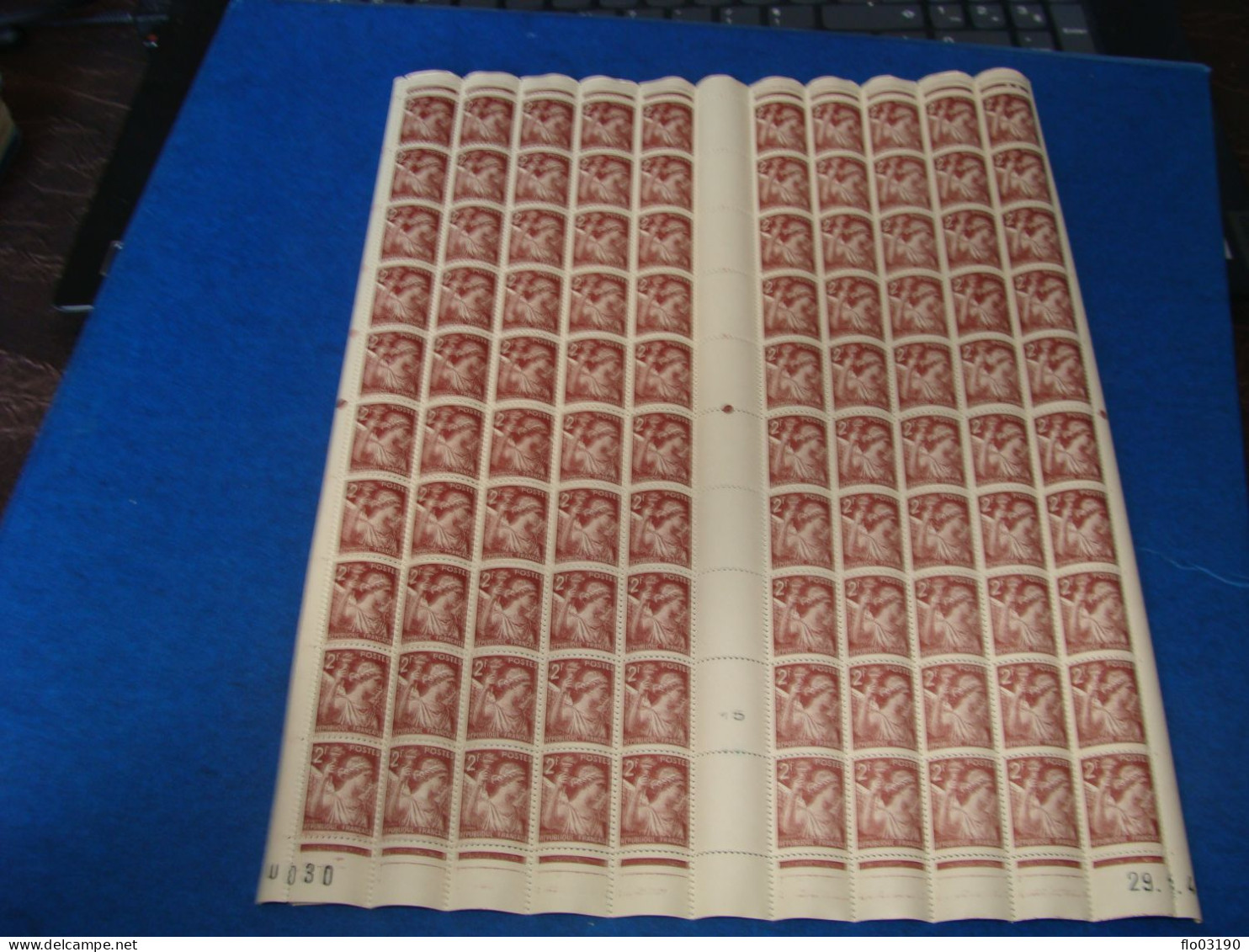 N° 653 En Feuille  De  100 Timbres Entières Neuves - Feuilles Complètes