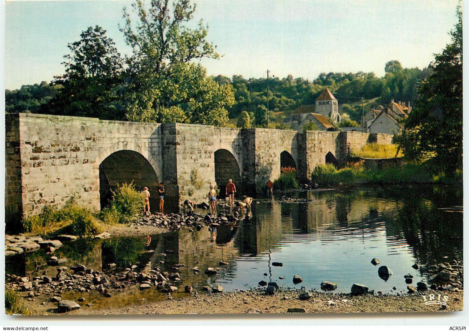 LE MOUTIER D'AHUN Le Pont Romain Et L'église   RR 1242 - Moutier D'Ahun