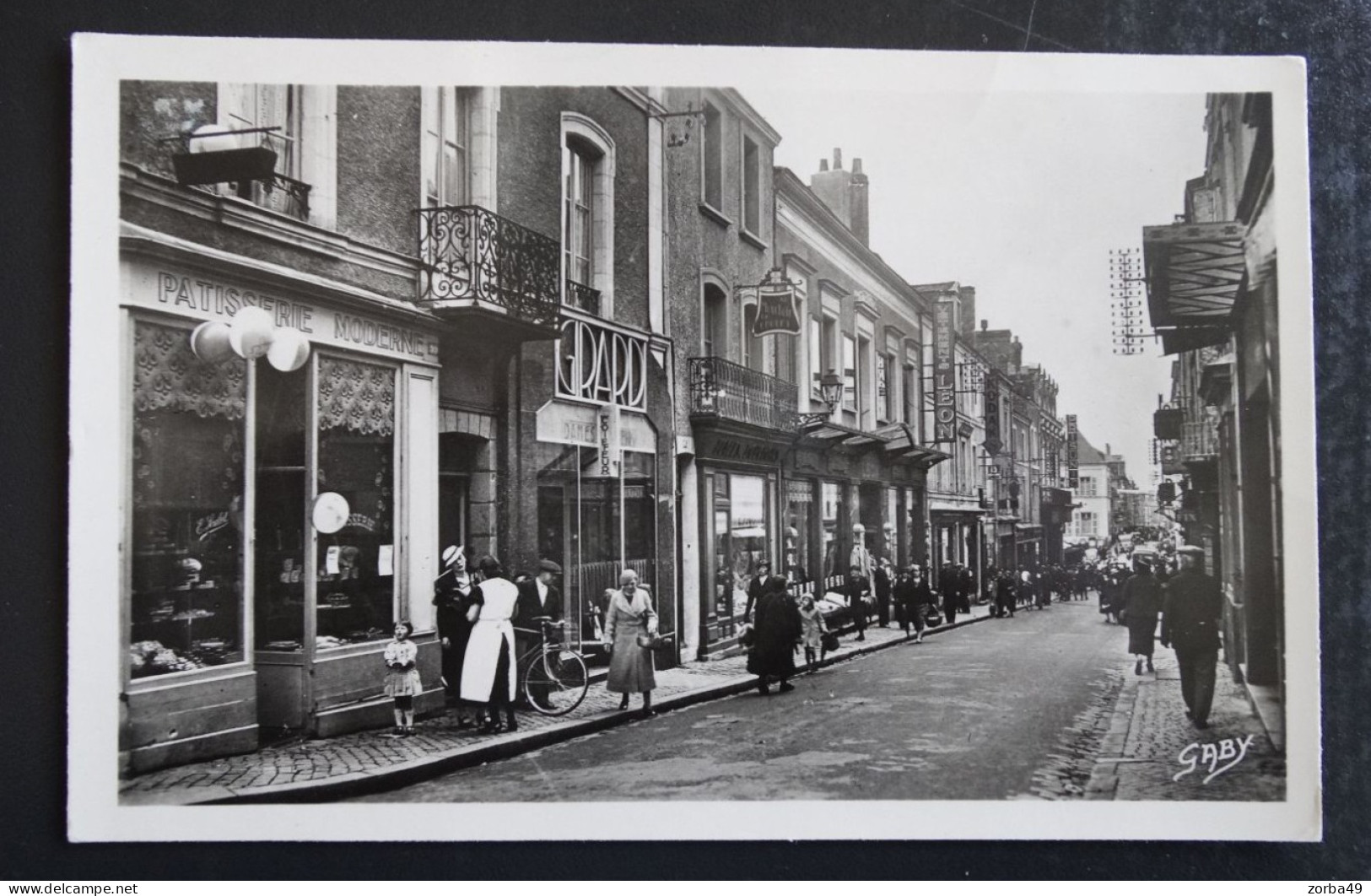 CHOLET Rue Coiffure Girard Pâtisserie Moderne Nationale - Cholet