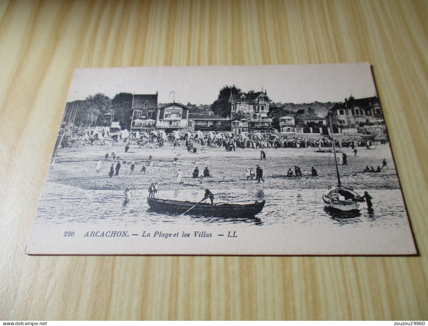 CPA Arcachon (33).La Plage Et Les Villas - Carte Animée. - Arcachon