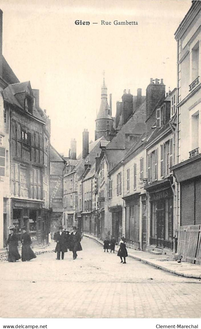 GIEN - Rue Gambetta - Très Bon état - Gien