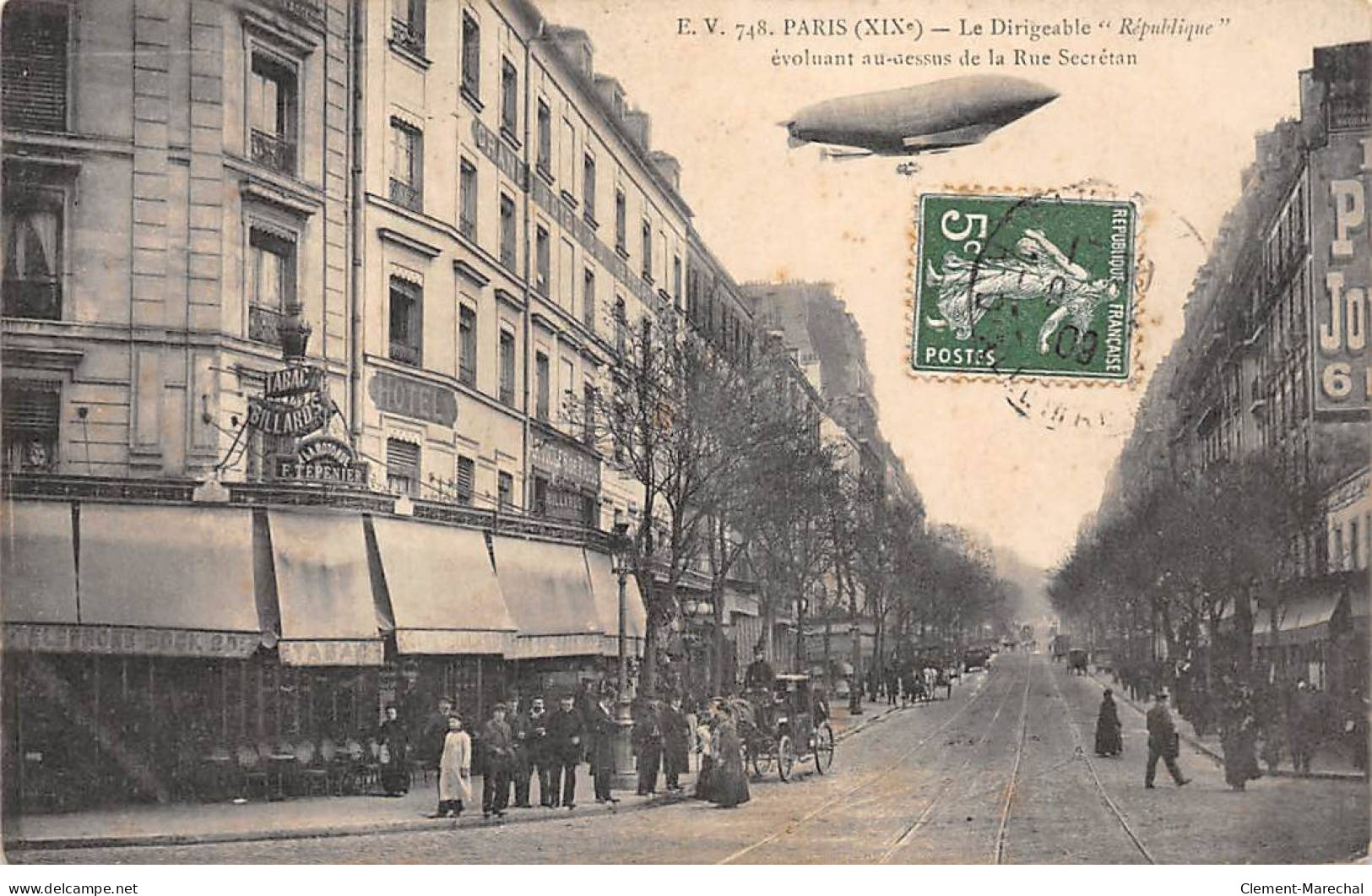 PARIS - Le Dirigeable " République " évoluant Au Dessus De La Rue Secrétan - Très Bon état - District 19