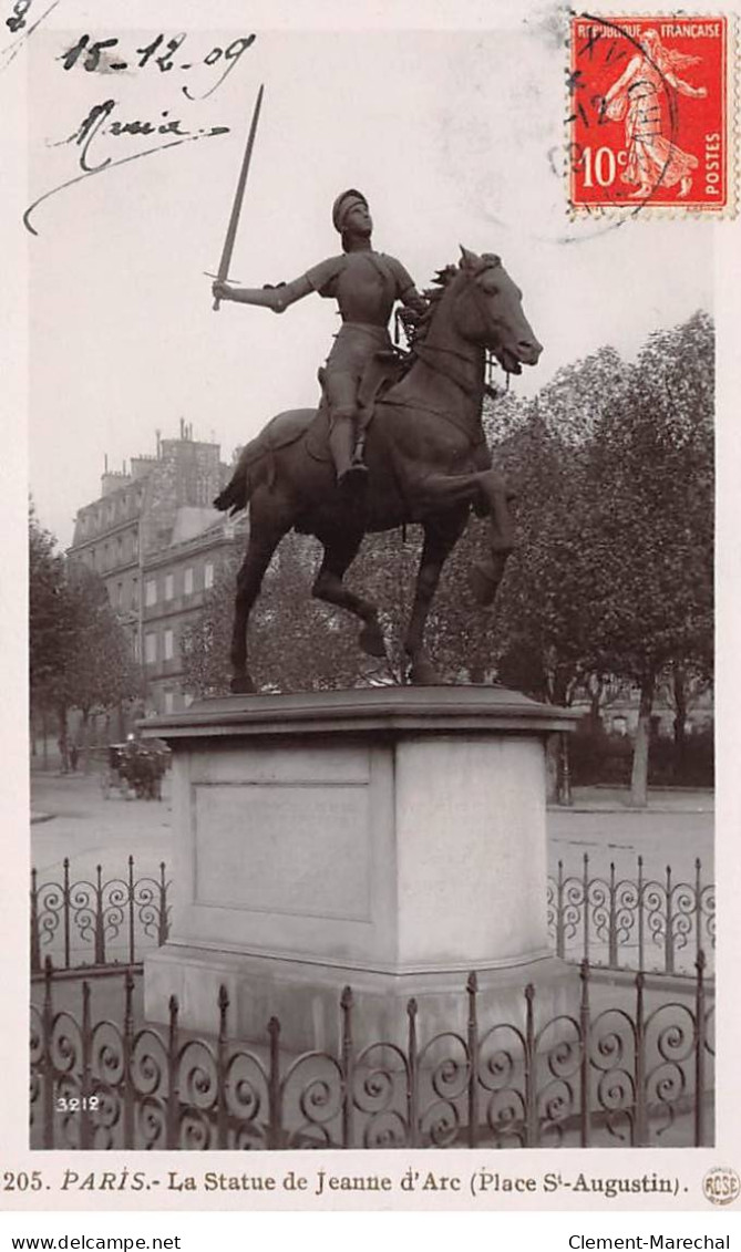 PARIS - Place Saint Augustin - La Statue De Jeanne D'Arc - Très Bon état - Squares