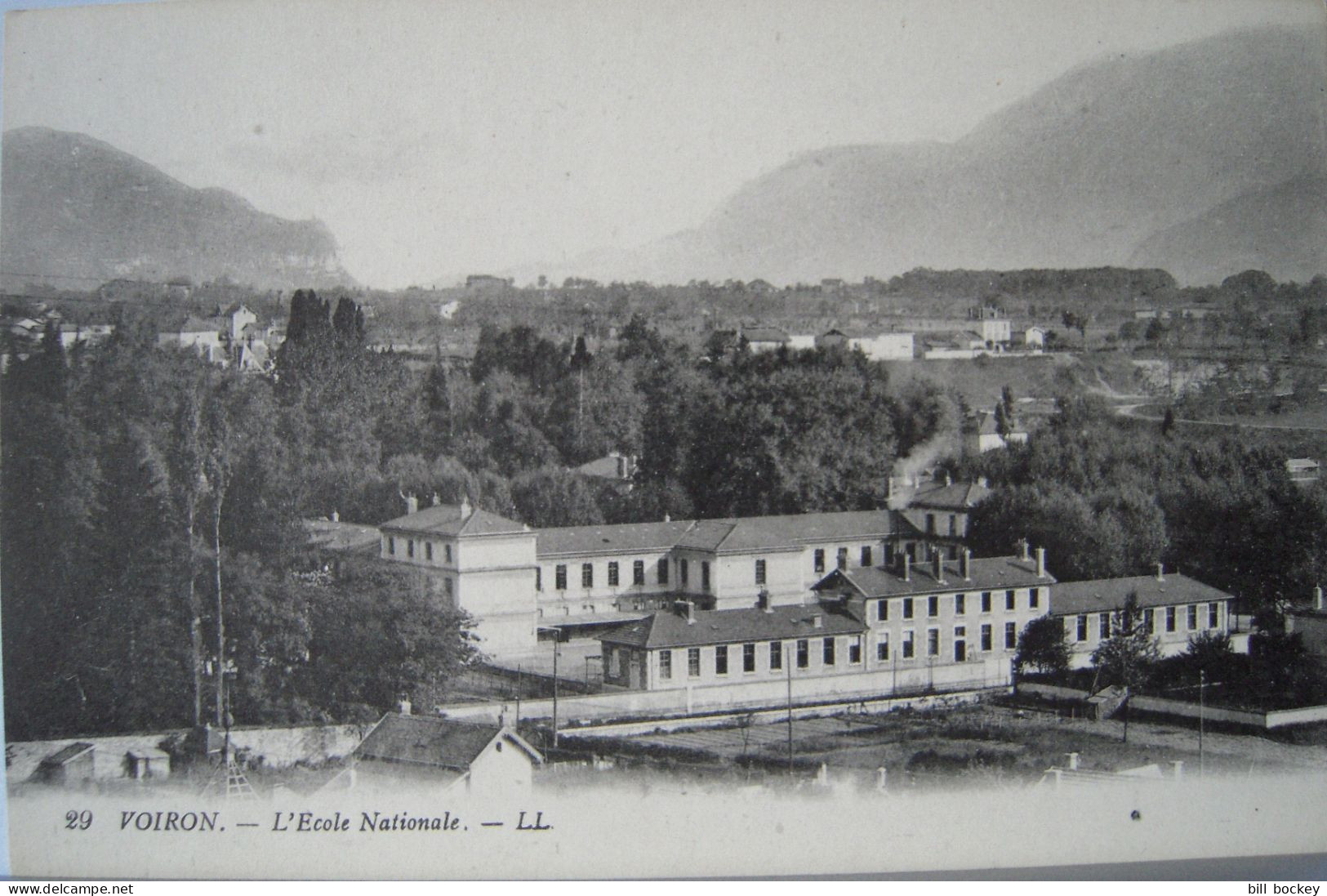 CPA Vers 1910-1920  VOIRON - L'Ecole Nationale - TTBE Grenoble - Voiron