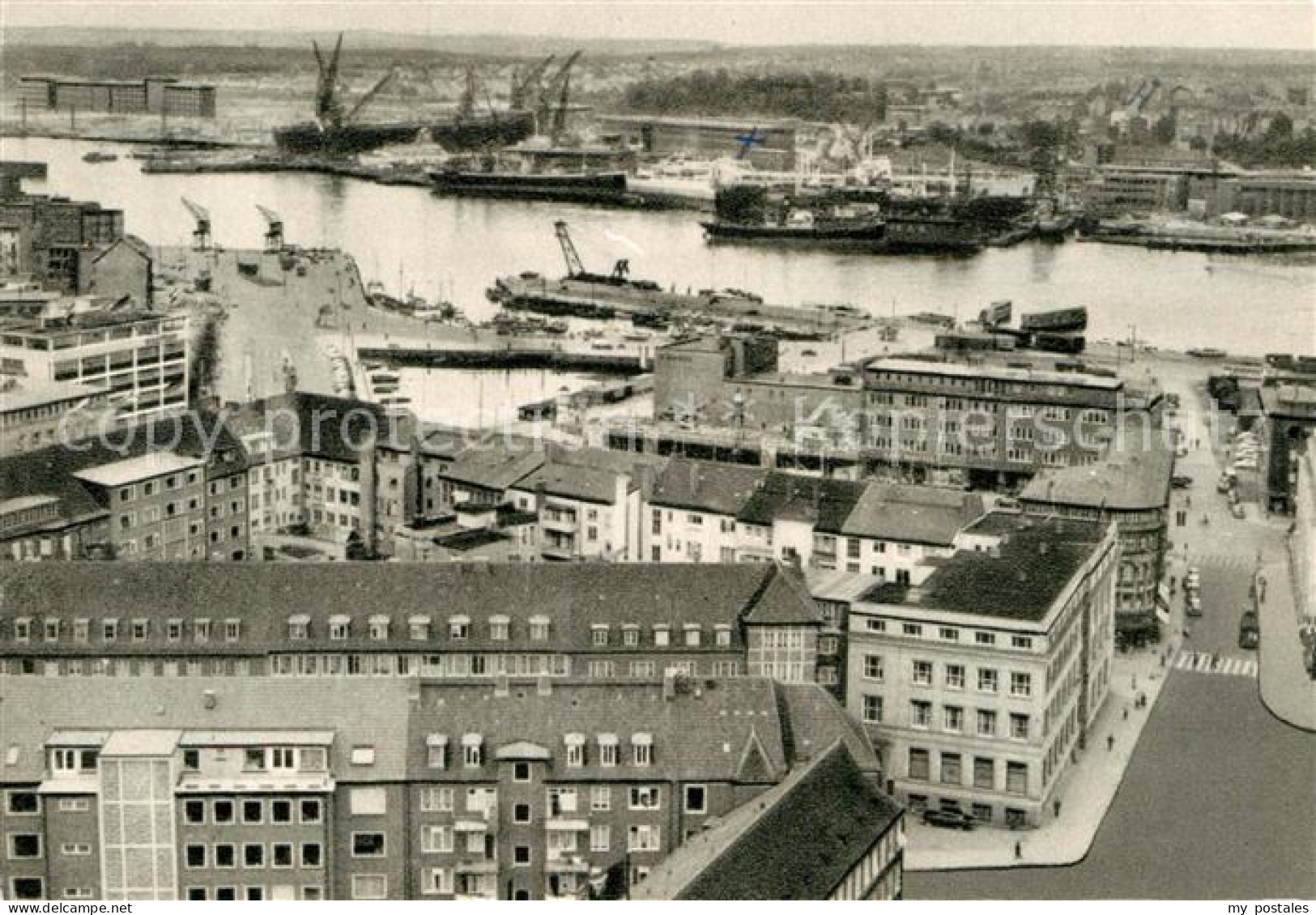 72976591 Kiel Blick Auf Hafen Und Werftanlagen Kiel - Kiel