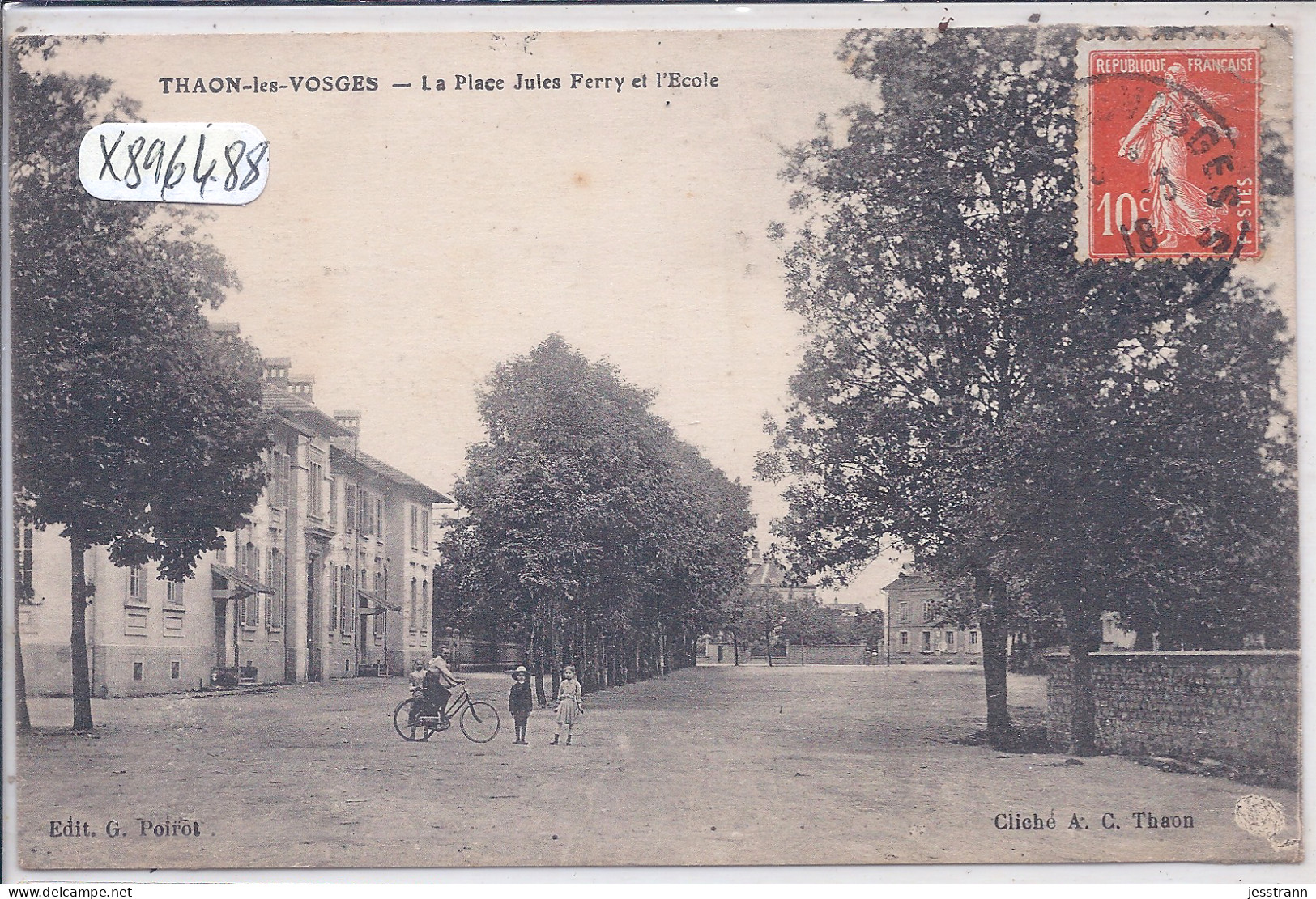 THAON-LES-VOSGES- LA PLACE JULES FERRY ET L ECOLE - Thaon Les Vosges