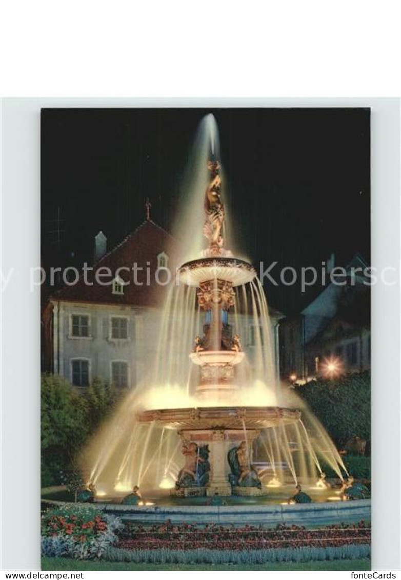 12413146 La Chaux-de-Fonds Fontaine Monumentale Brunnen Nachtaufnahme La Chaux-d - Altri & Non Classificati