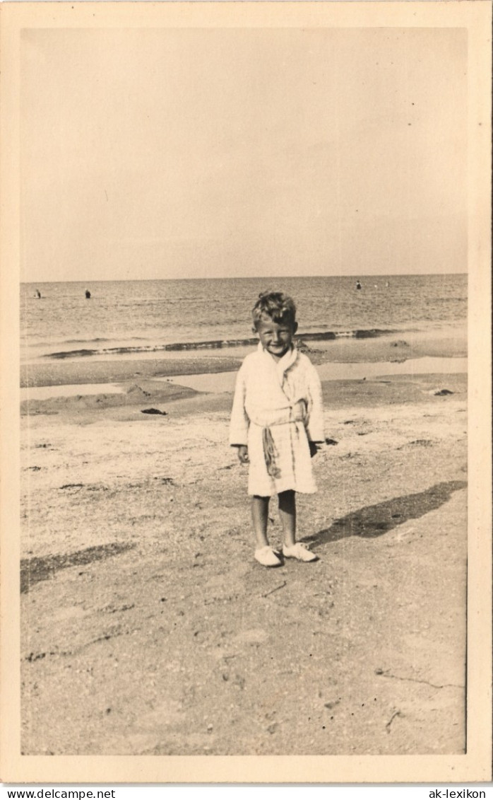 Foto Swinemünde Świnoujście Kind Am Strand 1929 Privatfoto Foto - Pommern