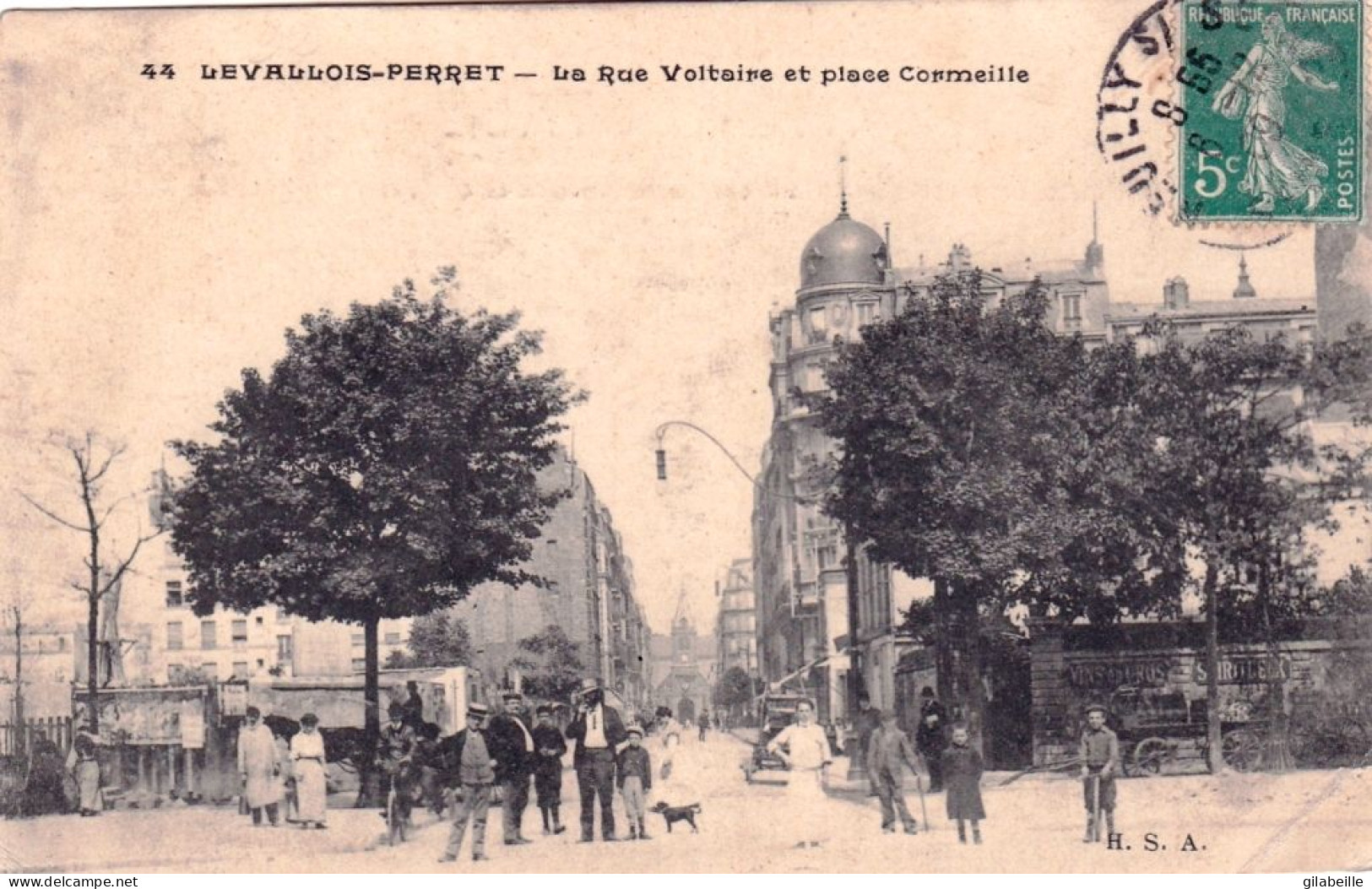 92 - Hauts De Seine - LEVALLOIS PERRET - Rue Voltaire Et Place Cormeille - Levallois Perret