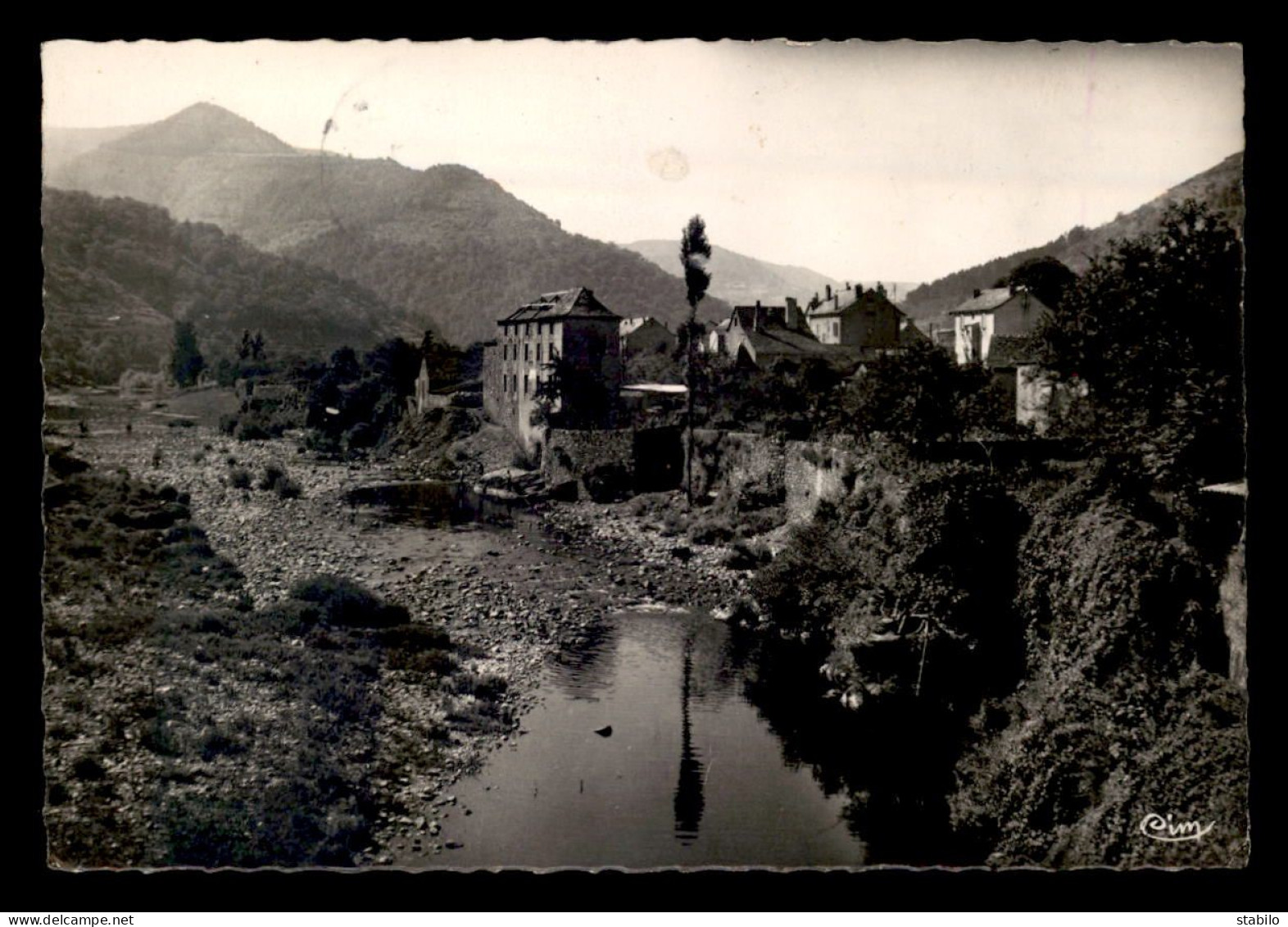 48 - FLORAC - VUE SUR  LE TARNON - Florac