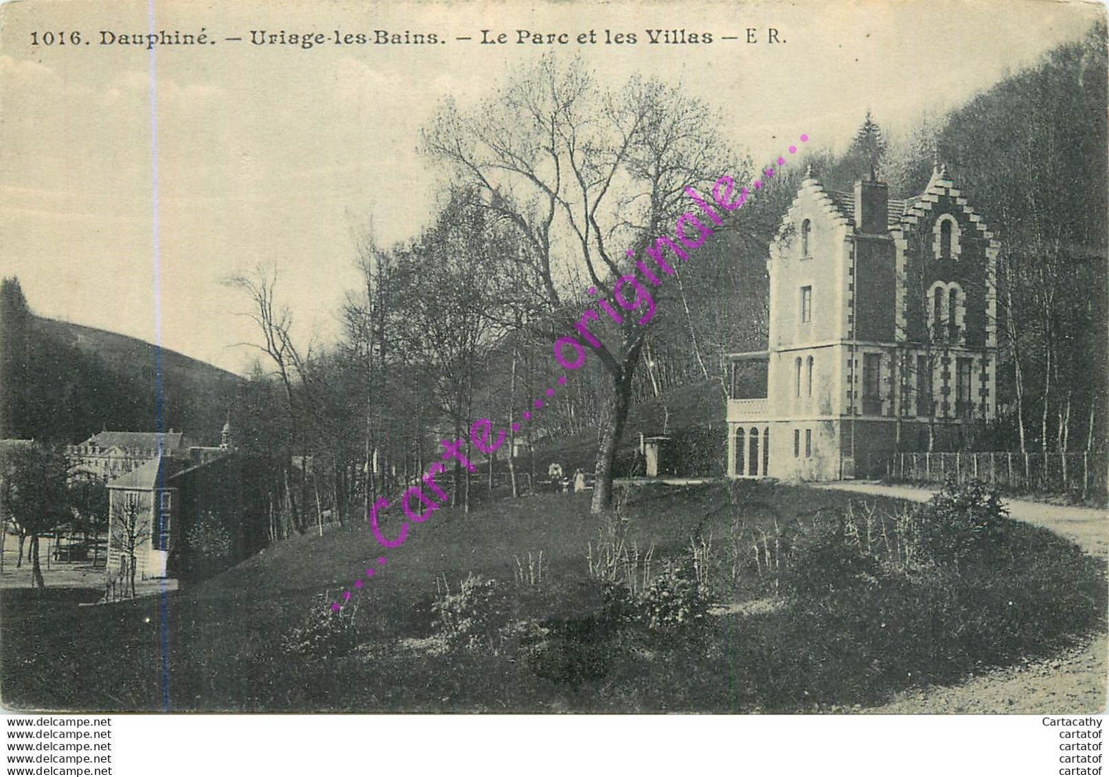 38.  URIAGE LES BAINS .  Le Parc Et Les Villas . - Uriage